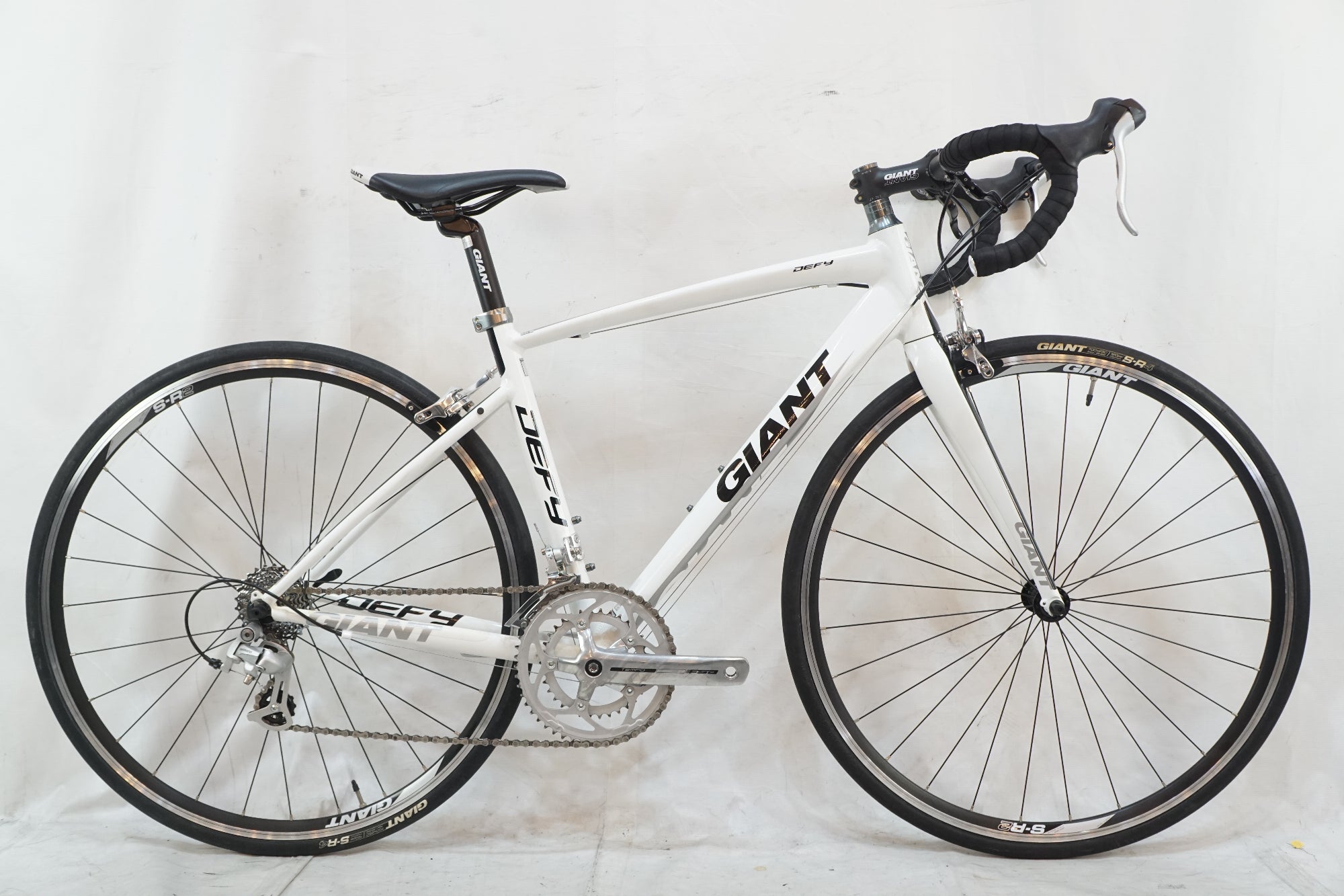ジャイアントGIANTデファイ3DEFY3装備品一式込み(装備品不要は値引きあり) 2026 GIANT（ジャイアント） Defy Advanced 3（ディファイアドバンスド