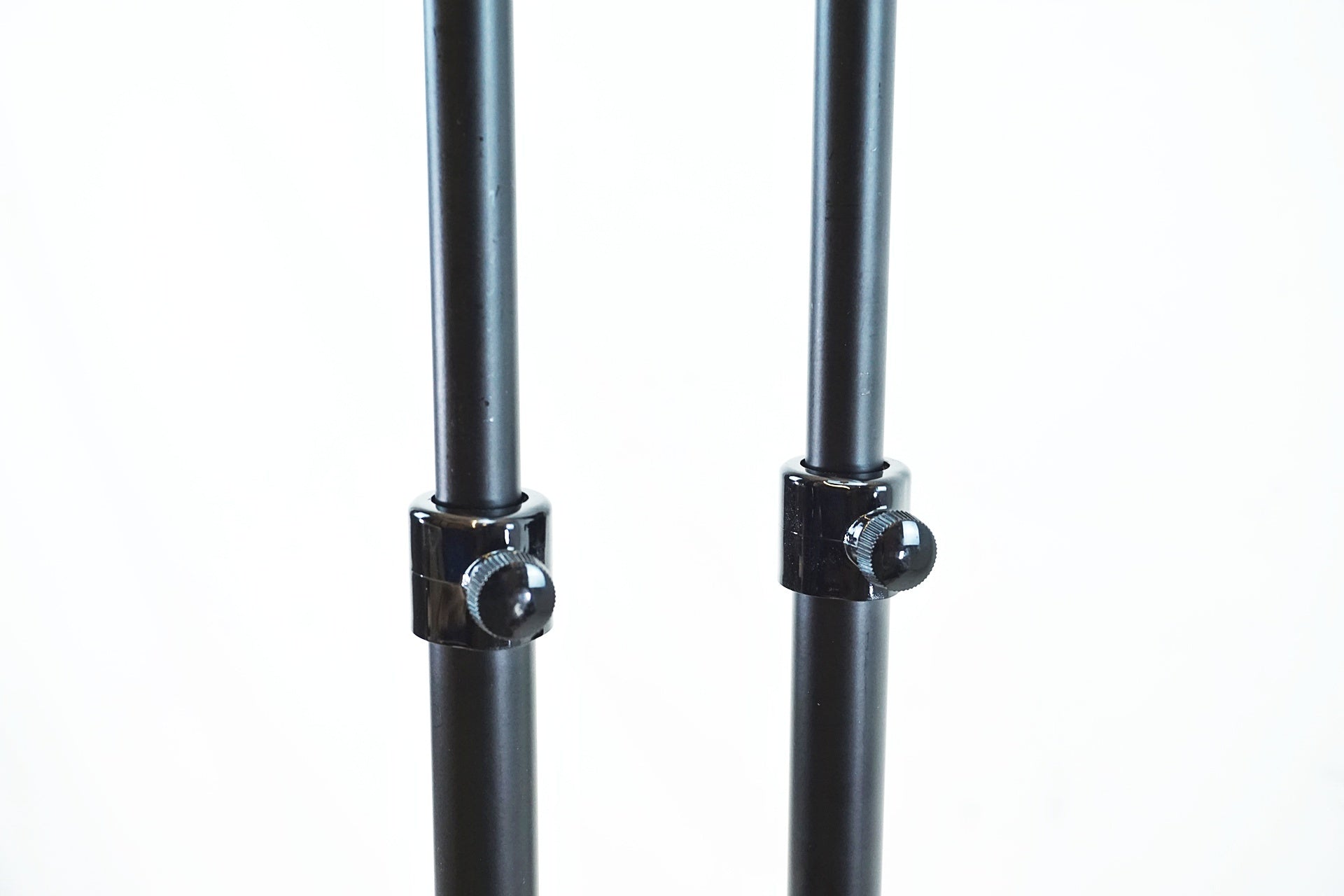 IWA 「イワ」 A01V ディスプレイスタンド / 有明ガーデン店