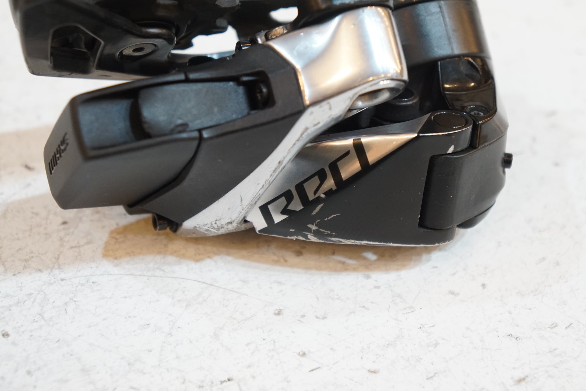 SRAM 「スラム」 RED e-TAP リアディレイラー / バイチャリ浦和ベース
