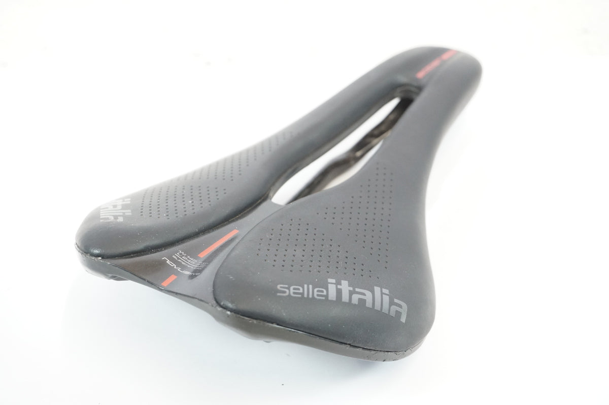 SELLE ITALIA 「セライタリア」 NOVUS BOOST EVO KIT CARBONIO SUPERFLOW サドル / 宇都宮店
