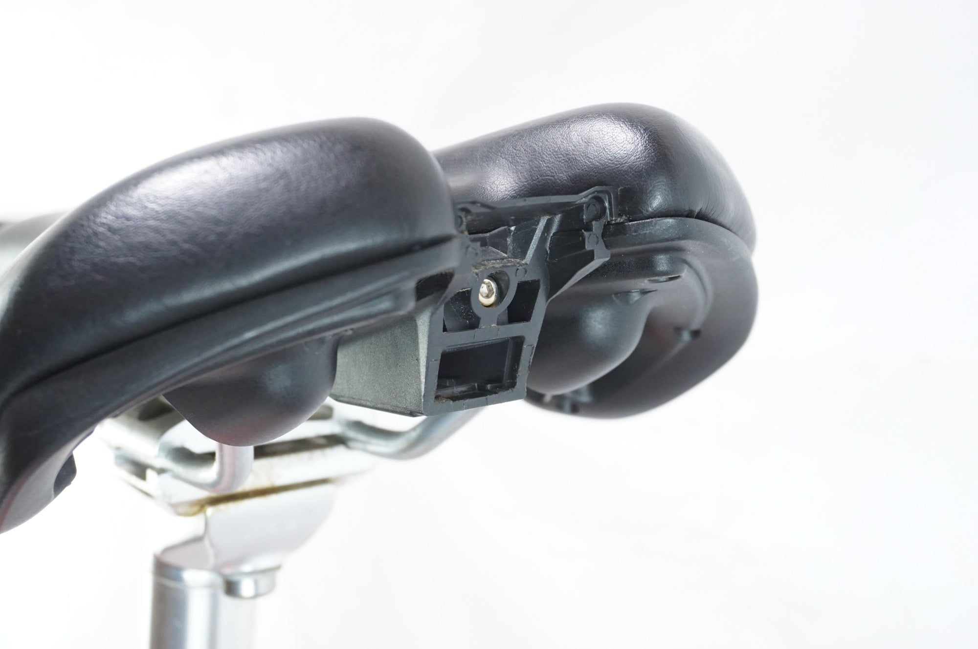 GIANT 「ジャイアント」 ESCAPE R3 MS LTD 2023年モデル クロスバイク / 中目黒店