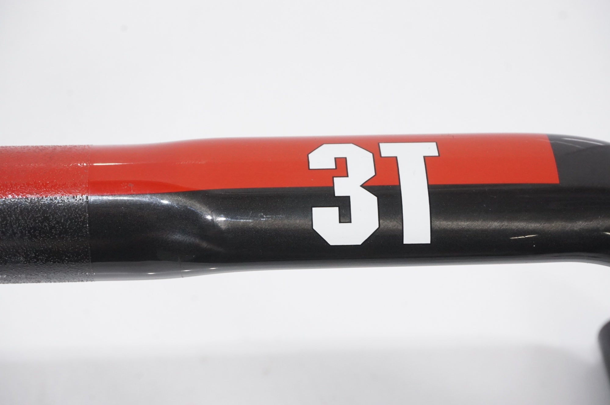 3T 「スリーティー」 ERGONOVA TEAM φ31.8 420mm カーボンハンドル / AKIBA店
