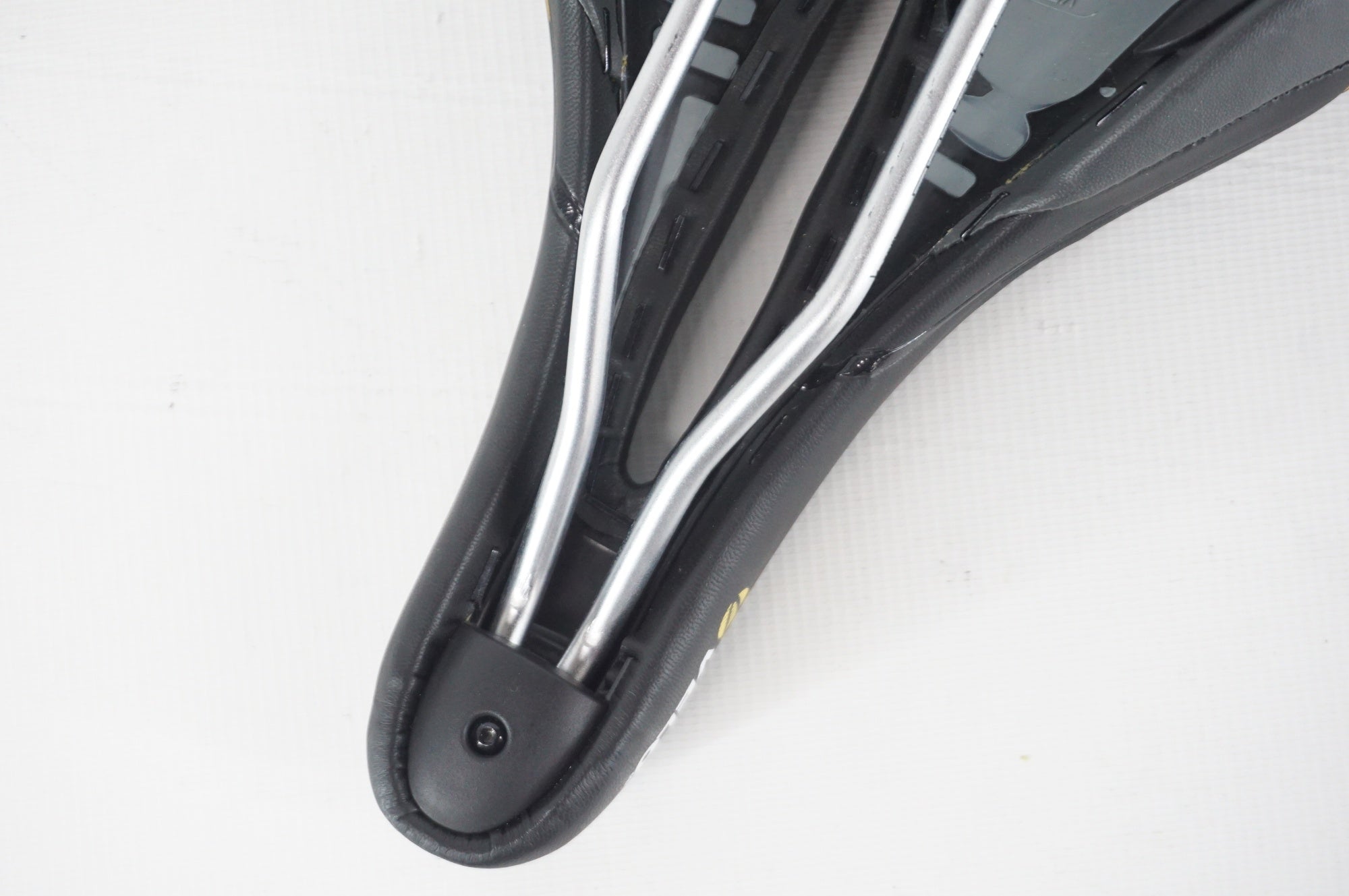 VELO 「ベロ」 サドル / 阪急塚口店