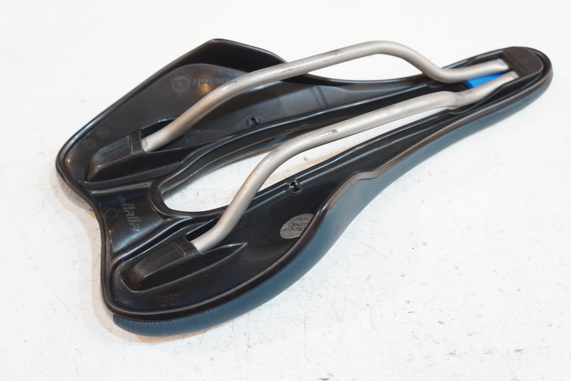 SELLE ITALIA 「セラ イタリア」 BOOST SLR GRAVEL サドル / バイチャリ浦和ベース