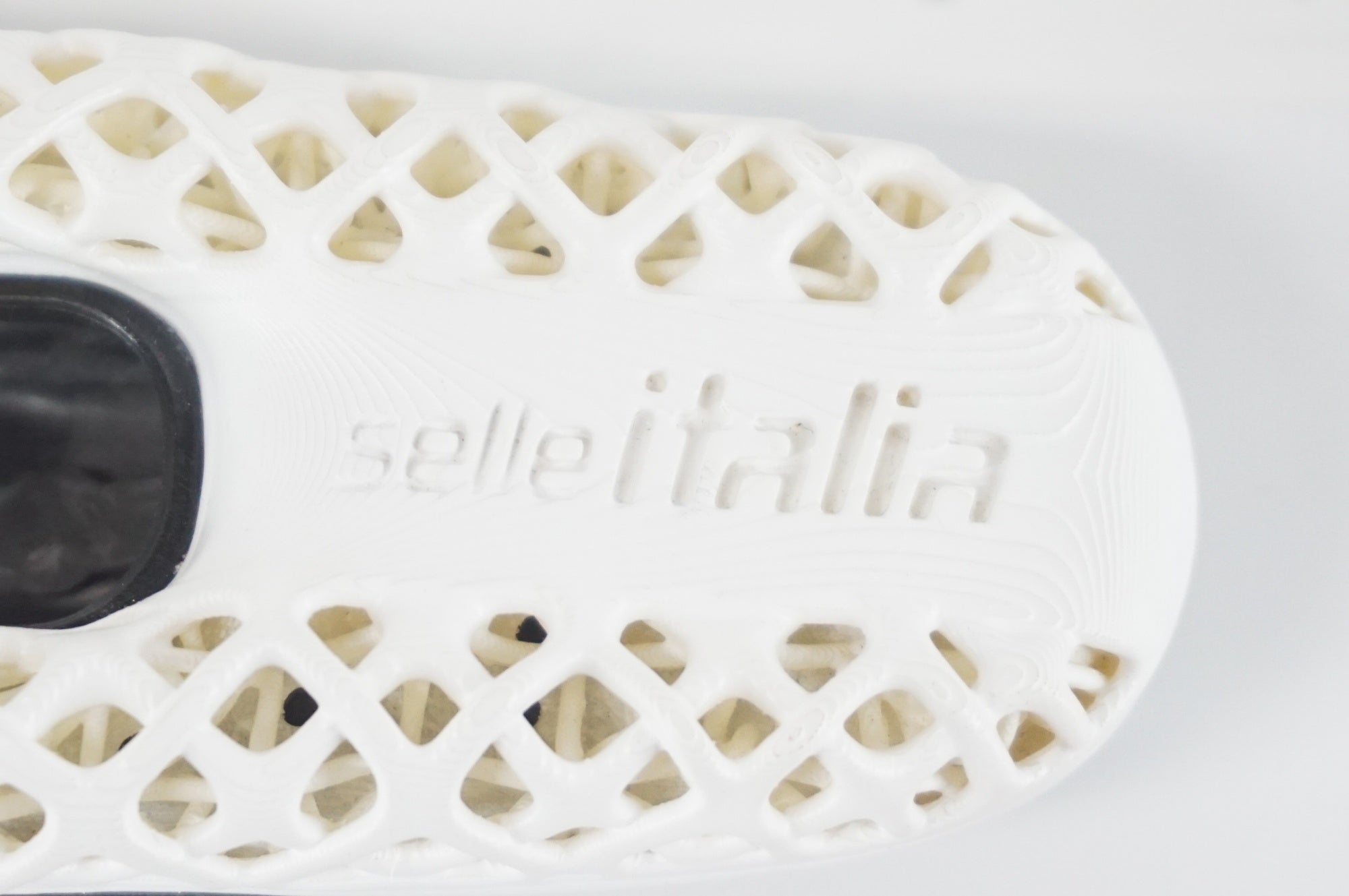 SELLE ITALIA 「セライタリア」 SLR BOOST 3D KIT CARBONIO SUPERFLOW LTD サドル / 阪急塚口店