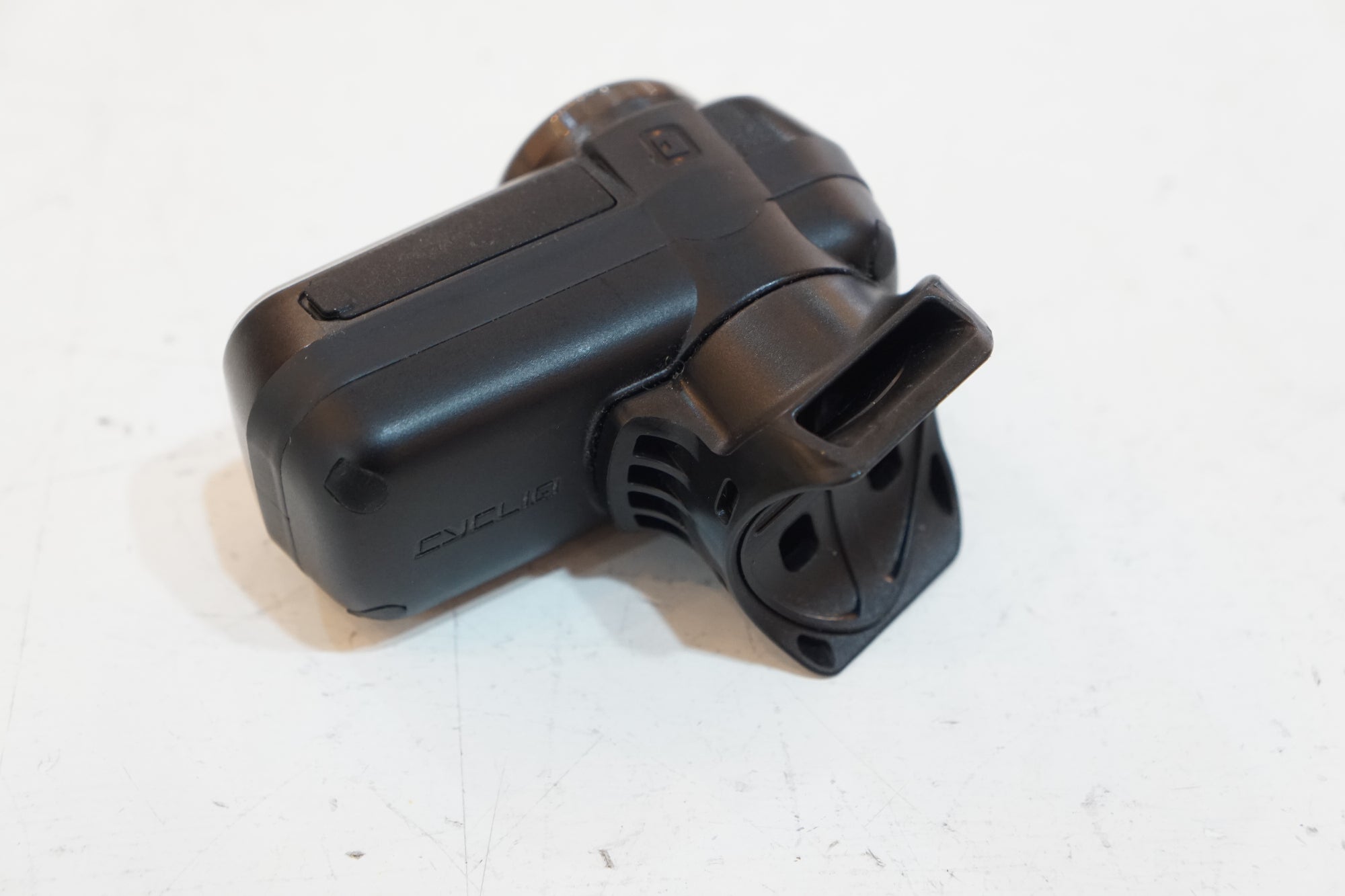 CYCLIQ 「サイクリック」 FLY6 GEN 3 HDバイクカメラ+リアライト / バイチャリ浦和ベース