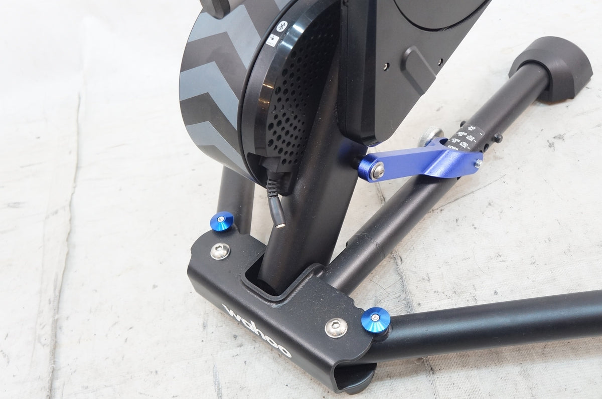 WAHOO 「ワフー」 KICKR AXIS スマートトレーナー / 浦和ベース