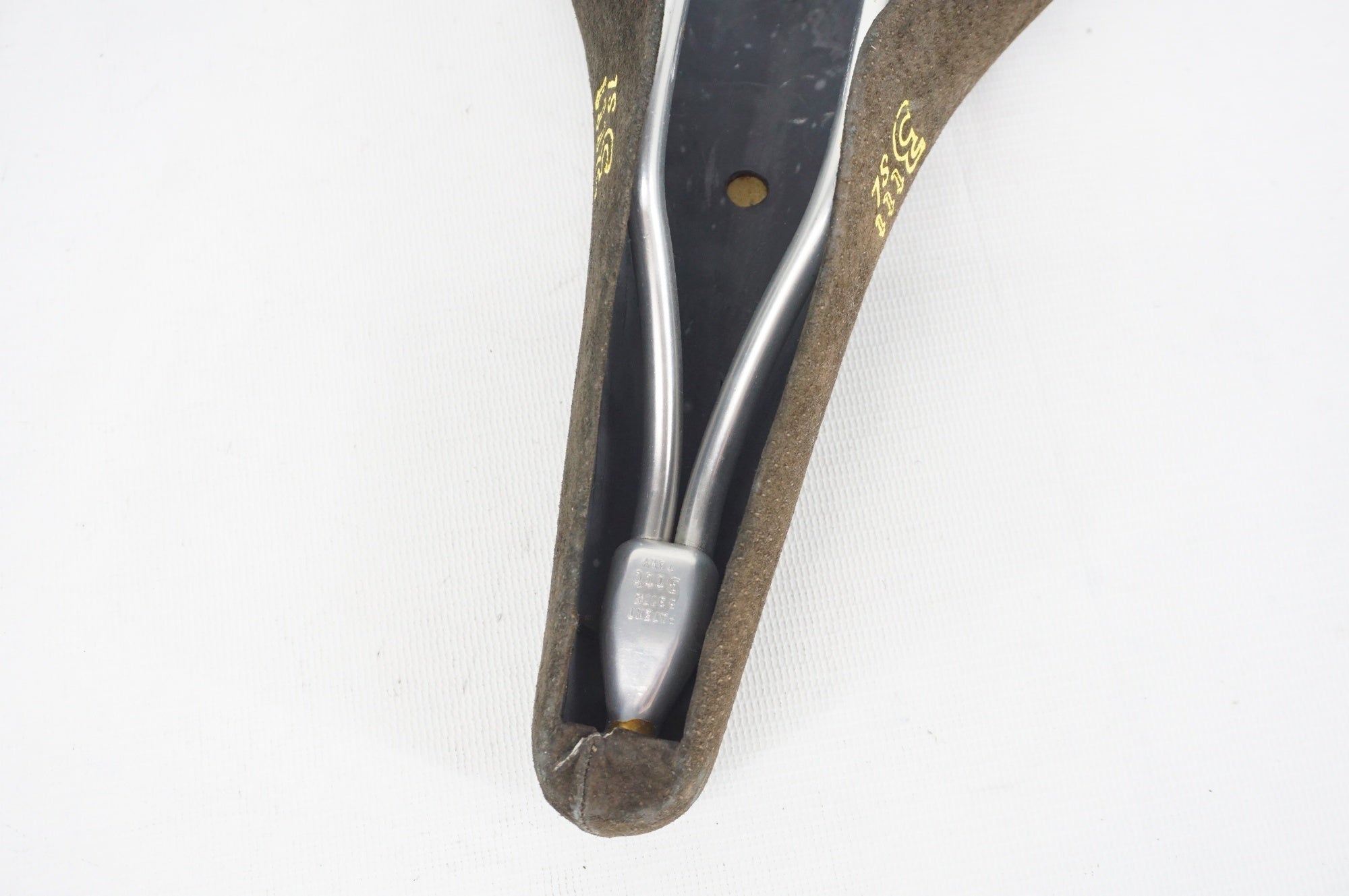 3T 「スリーティー」 SL サドル / 阪急塚口店