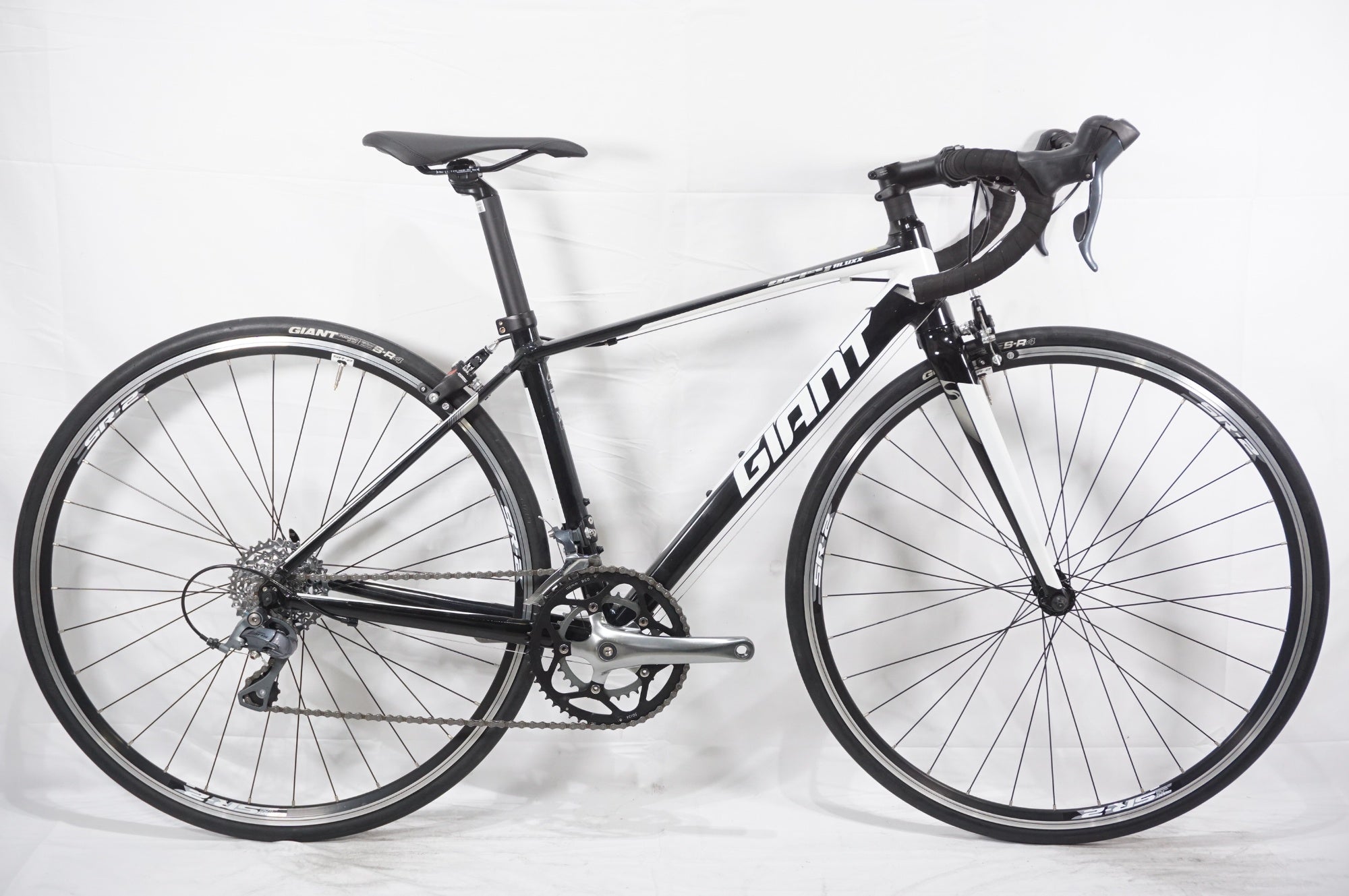 GIANT 「ジャイアント」 DEFY4 2015年モデル ロードバイク / AKIBA店