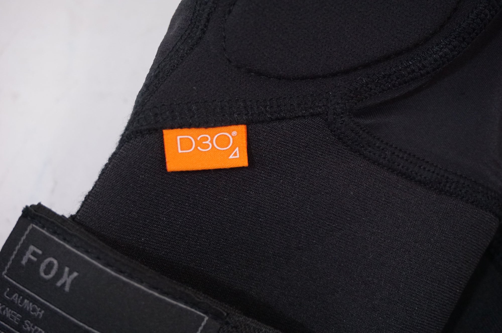FOX 「フォックス」 KNEE-SHIN Lサイズ プロテクター / 世田谷店