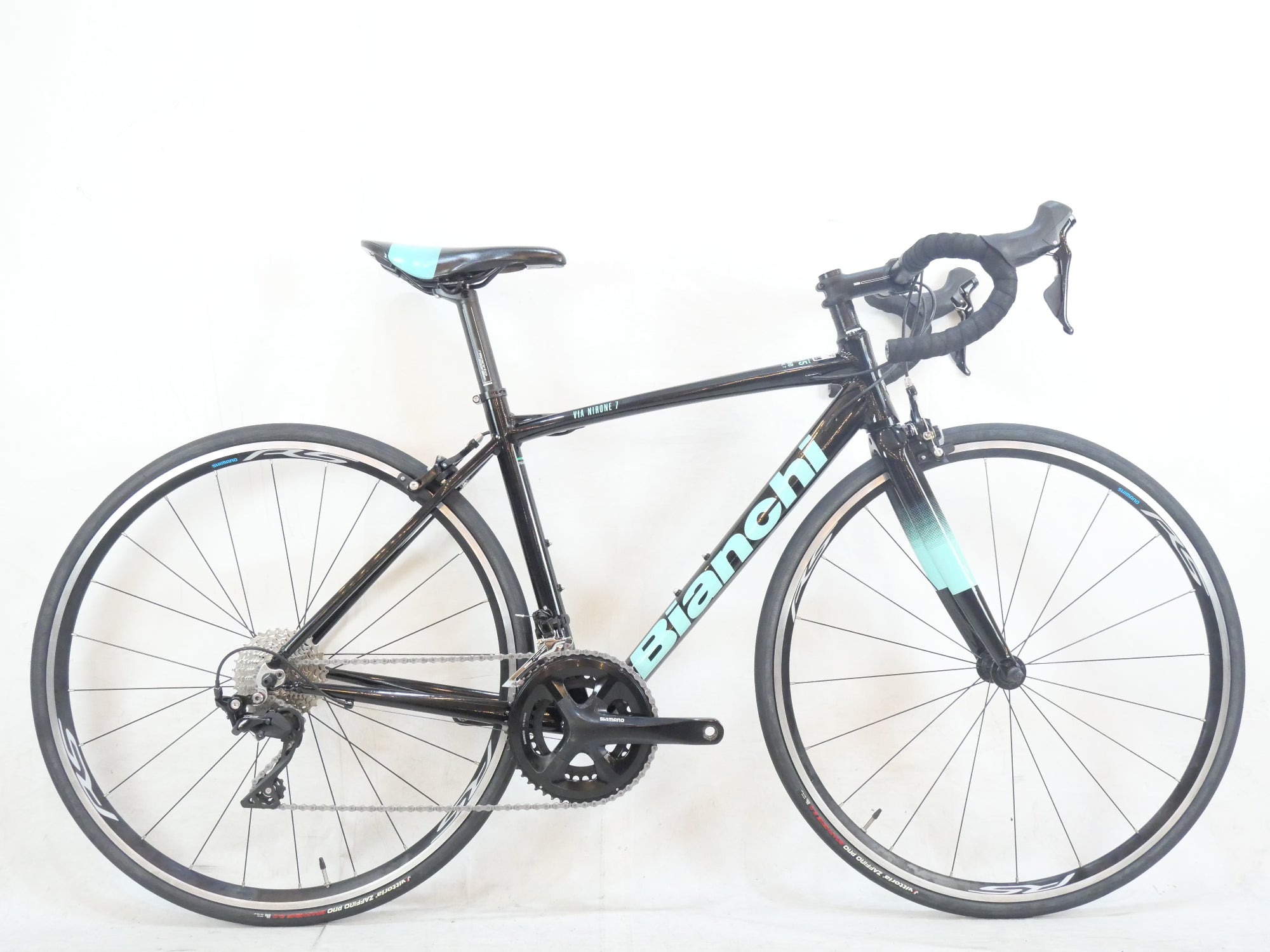 Bianchi VIA NIRONE7 ロードバイク　本州のみ送料込み BIANCHI VIA NIRONE7 PRO アルミ ロードバイク 買取入荷！