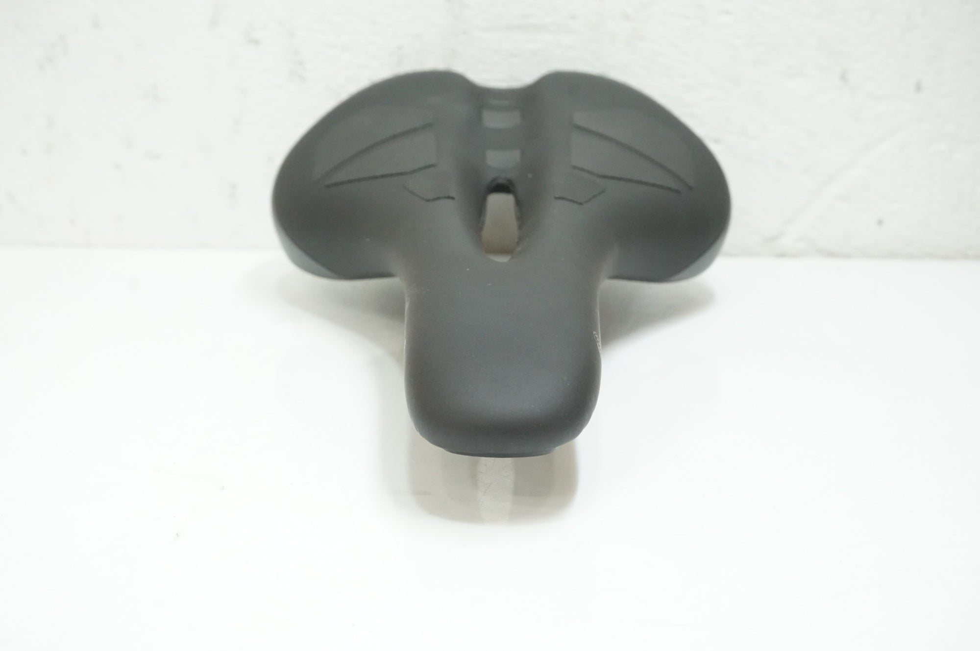 VELO 「ベロ」 サドル / 大宮店