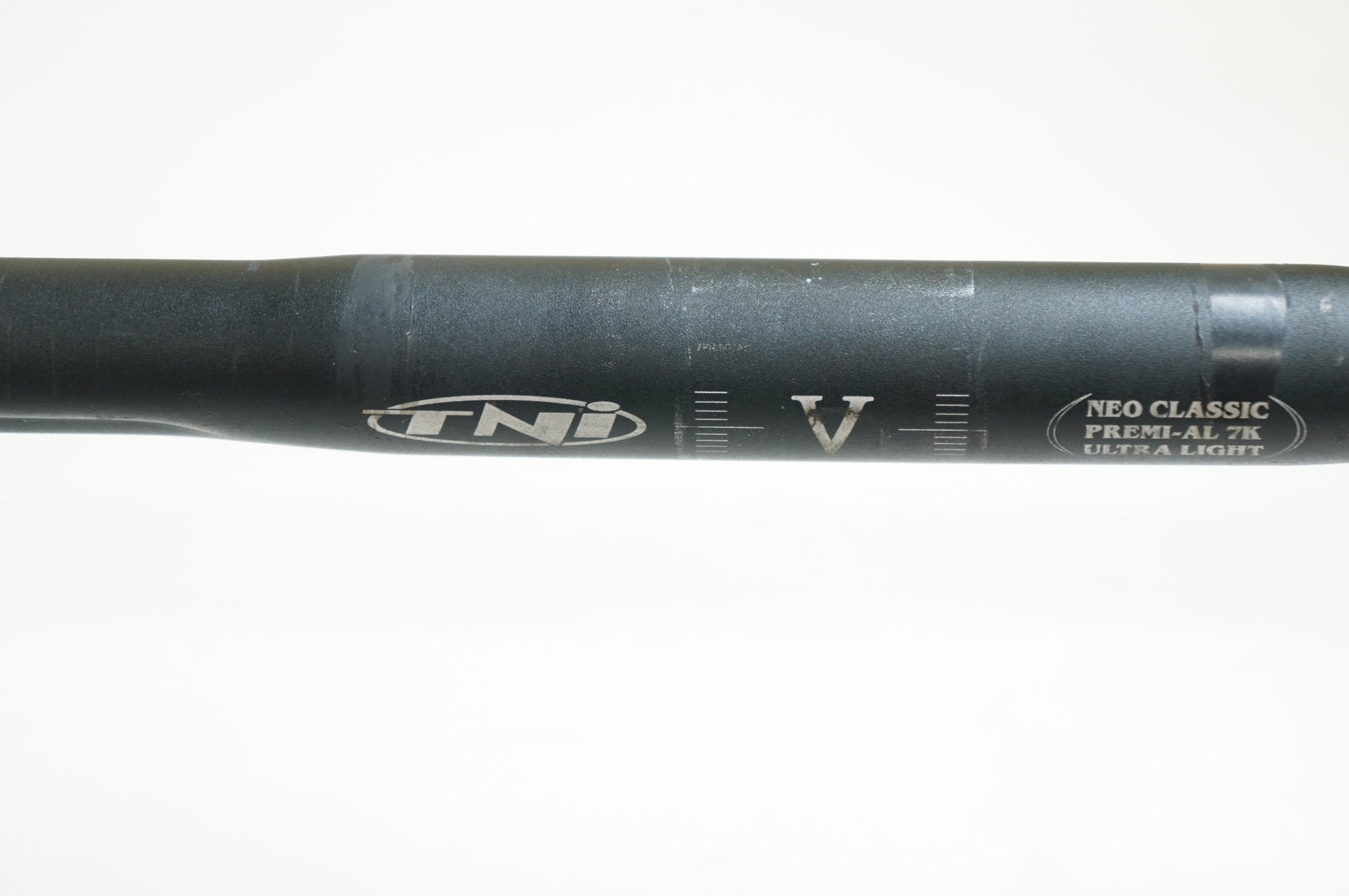 TNI 「ティーエヌアイ」 VICTORY BAR φ26.0 360mm ハンドル / 大宮店