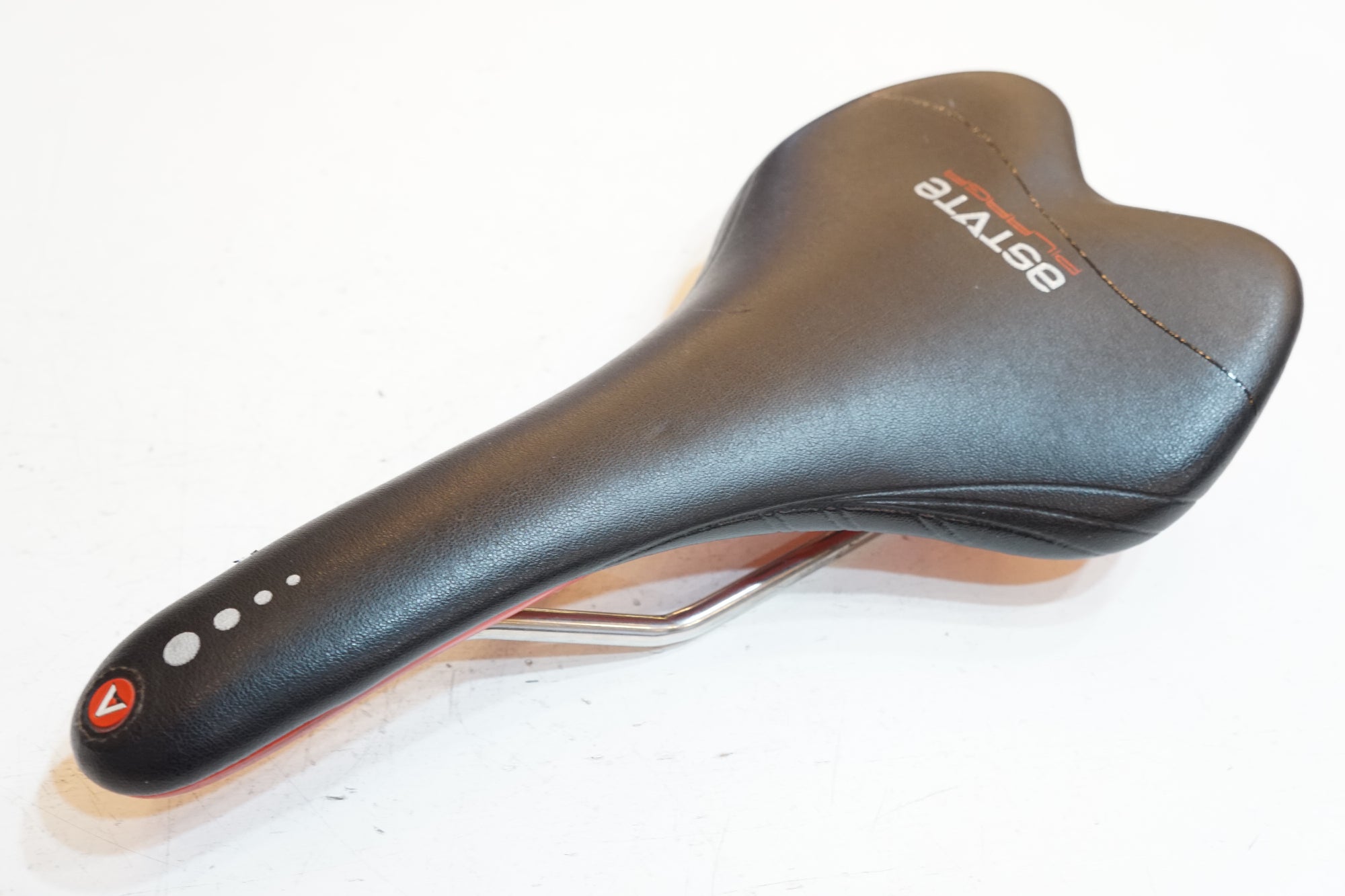 ASTUTE 「アスチュート」 SKYLINE SR サドル / バイチャリ浦和ベース