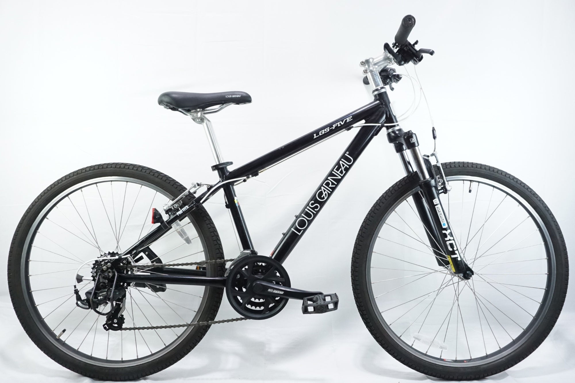 中古自転車４０００　前後タイヤ新品！　２０１７年モデル　ルイガノ　LGS-FIVE　２６インチ　３×７段ギヤ　アルミフレーム　フロントサスペンション　ワイヤー錠　ライトは付属していません　フレームサイズ４７０㎜　身長１７０から１８５㎝ FIVE / ファイブ / LOUIS GARNEAU / ルイガノ製品紹介
