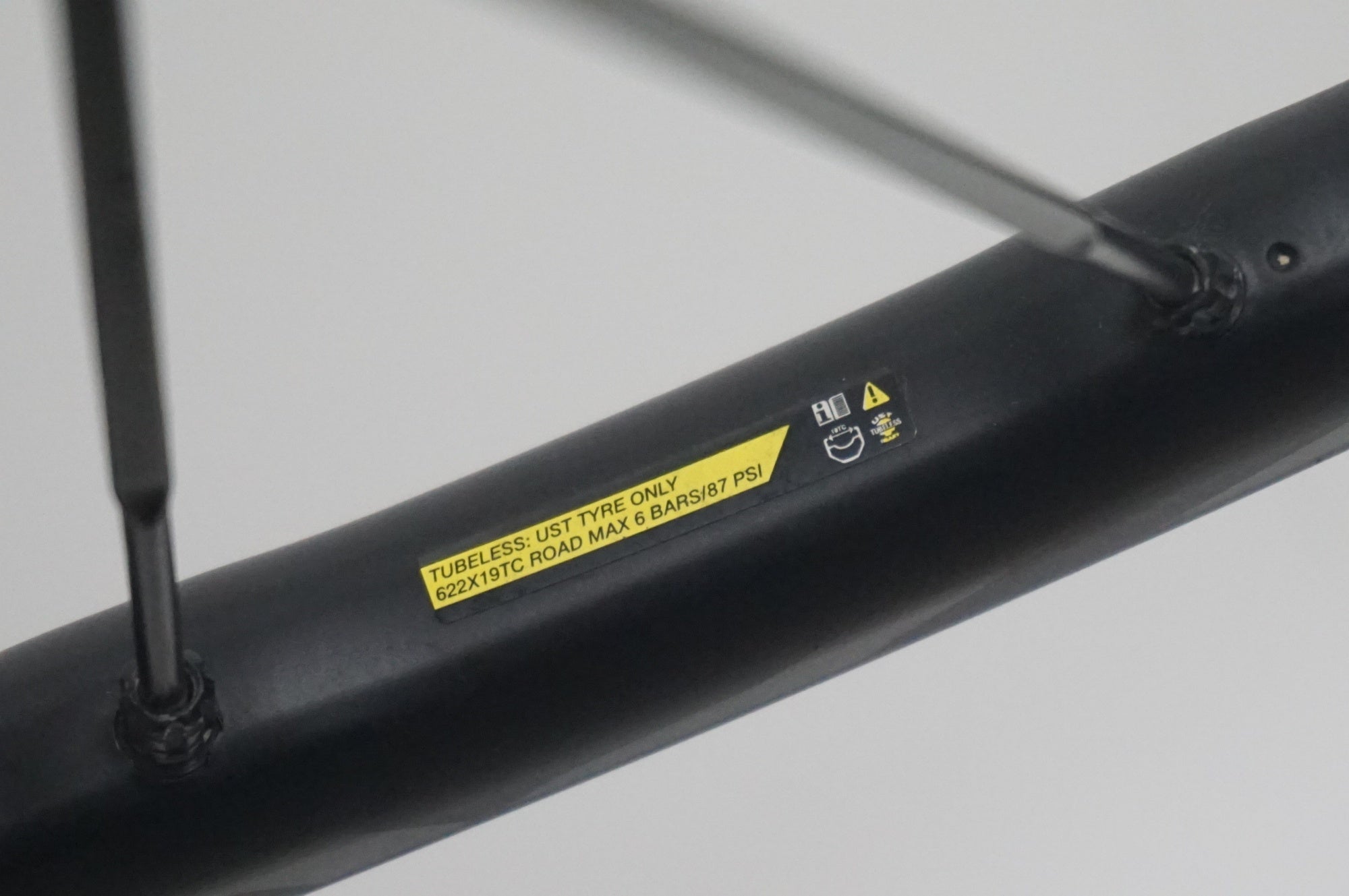 MAVIC 「マヴィック」 KSYRIUM PRO UST DISC シマノ11速 ホイールセット / 福岡店