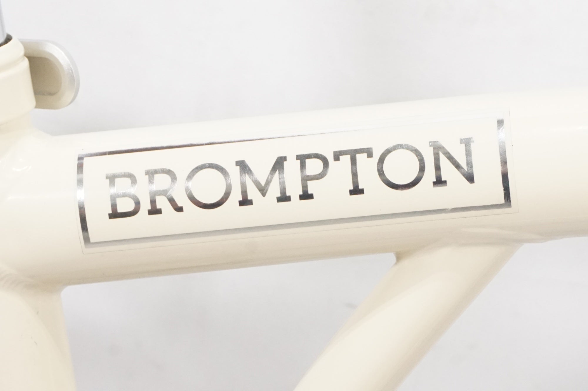 BROMPTON 「ブロンプトン」 CLASSIC EDITION INSPIRED BY LONDON 2024年モデル 16インチ 折り畳み自転車 / AKIBA店