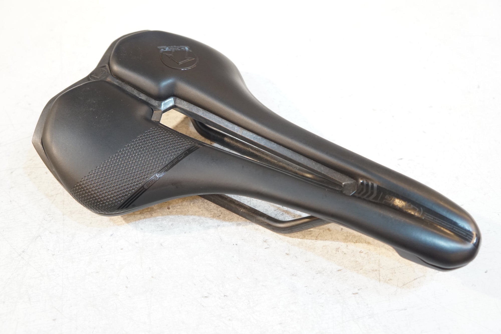 SHIMANO 「シマノ」 PRO GRIFFON サドル / バイチャリ浦和ベース