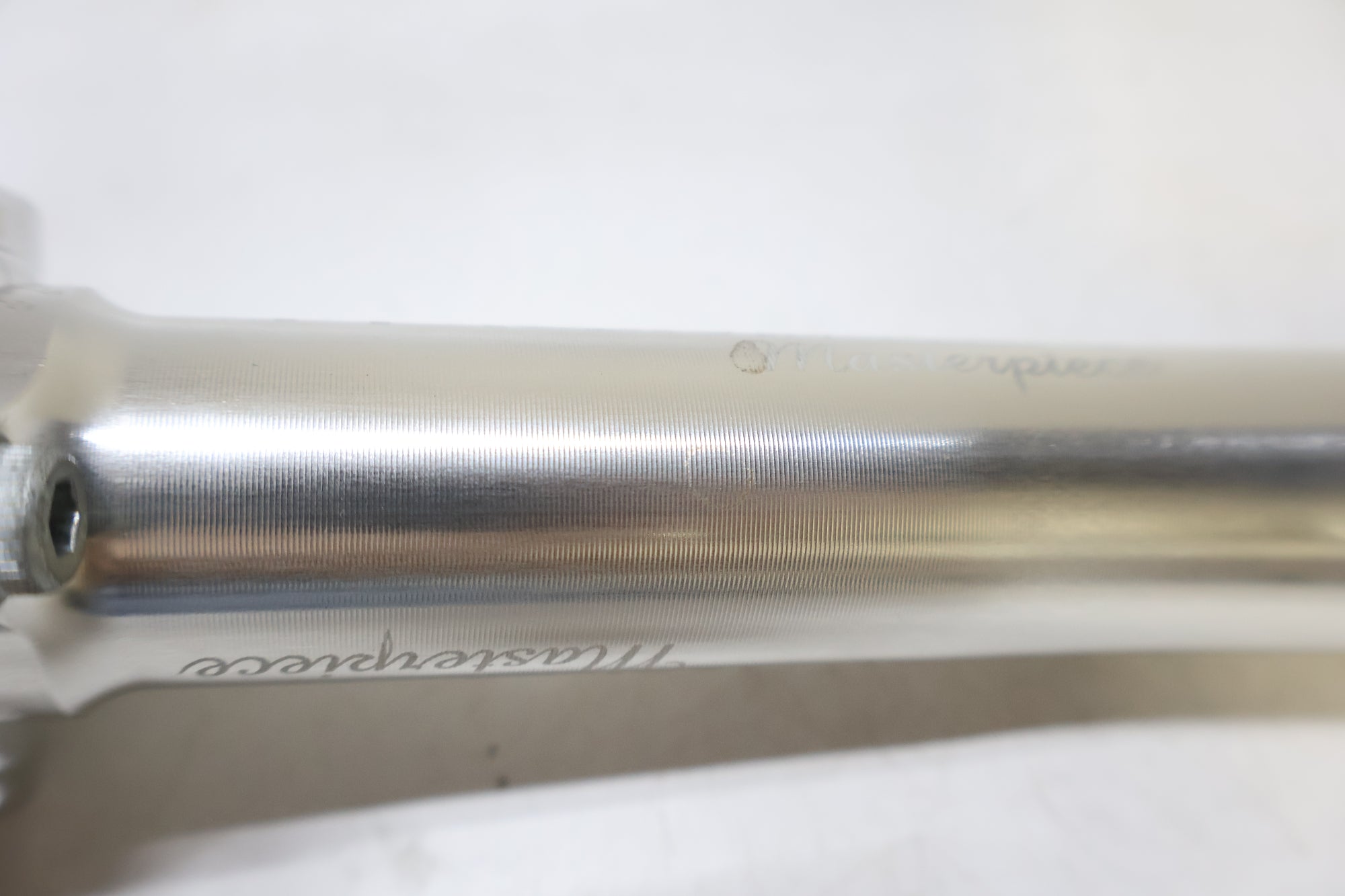 THOMSON 「トムソン」 MASTERPIECE Φ27.2 330mm シートポスト / 高知店