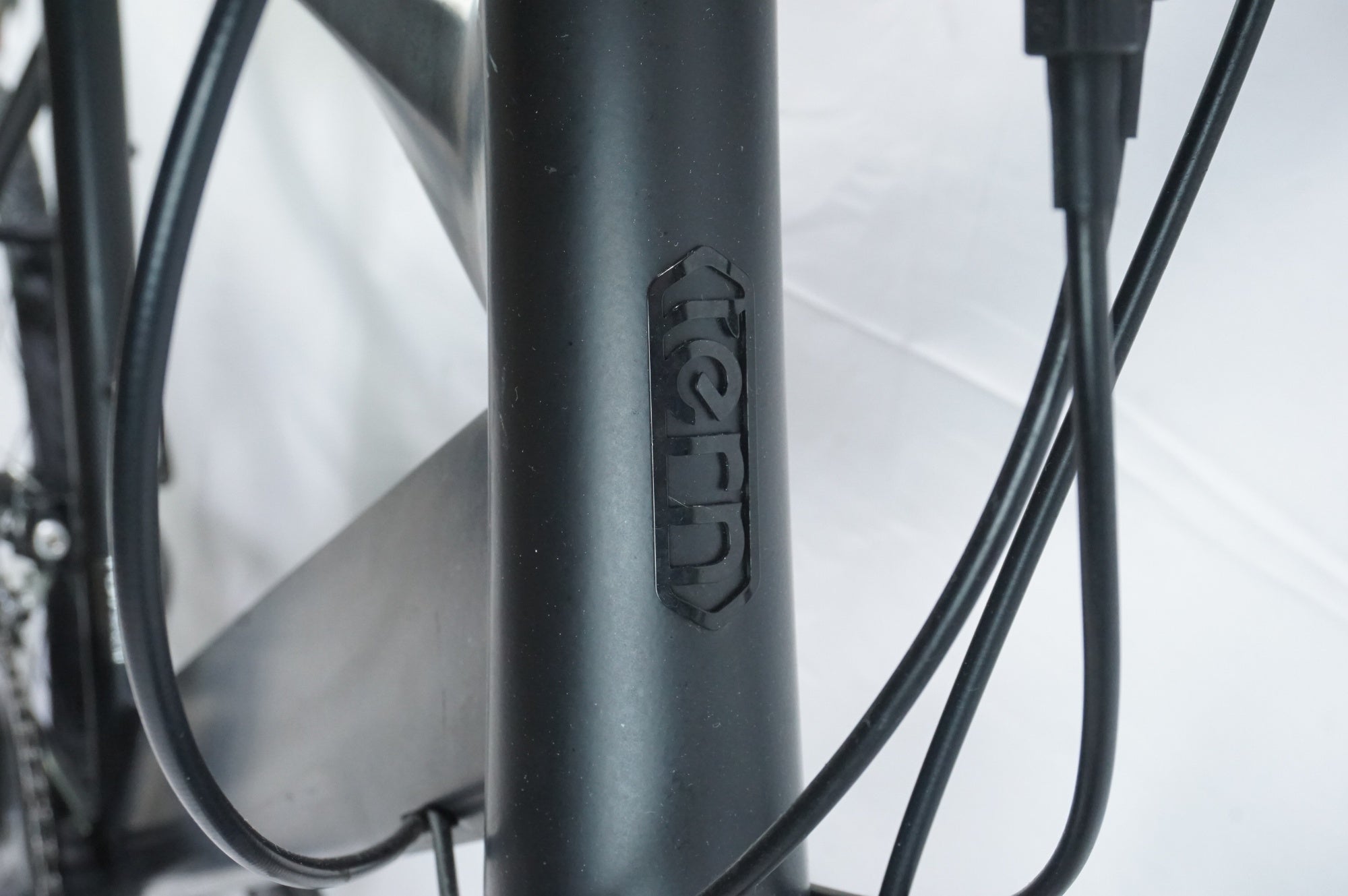 TERN 「ターン」 SURGE X 2024年モデル 20インチ ミニベロ / 中目黒店