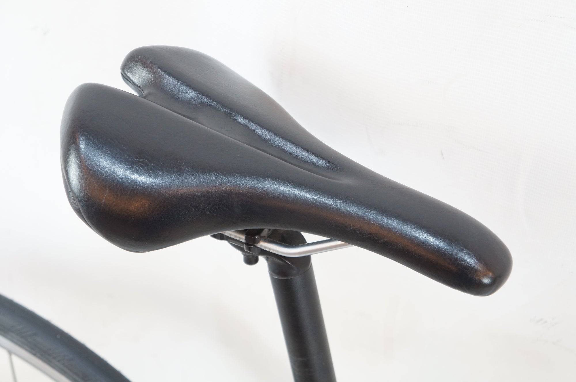 GIANT 「ジャイアント」 ESCAPE R DROP 2024年モデル ロードバイク / バイチャリ浦和ベース