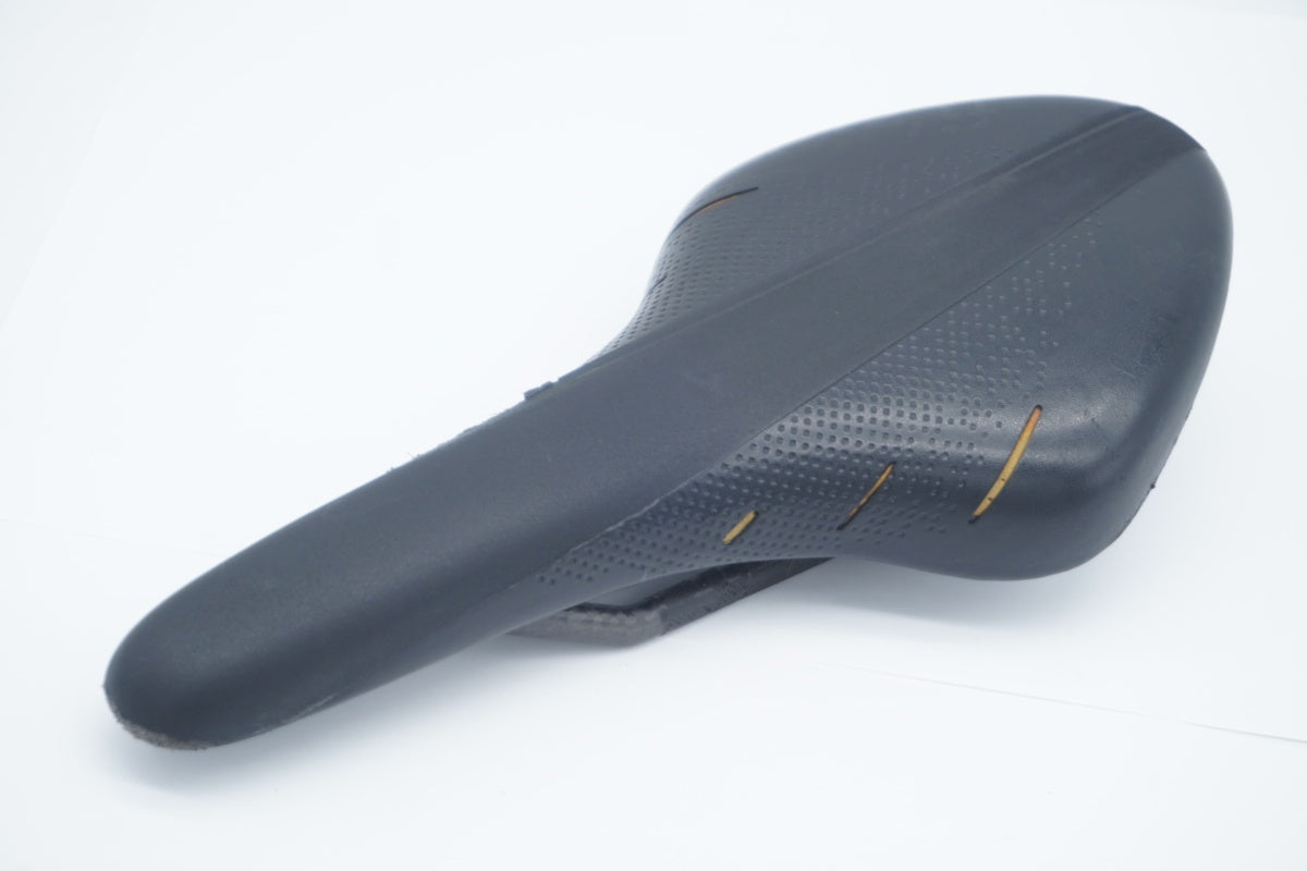 FIZIK 「フィジーク」 ARIONE R1 サドル / 滋賀大津店