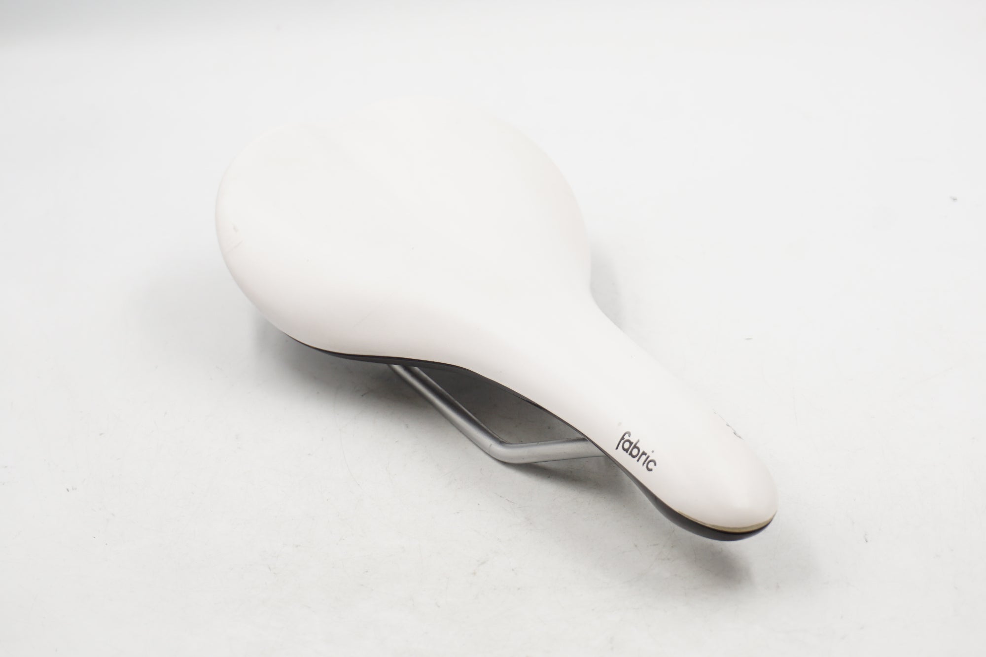 FABRIC 「ファブリック」 SCOOP SPORT SHALLOW サドル / 奈良店