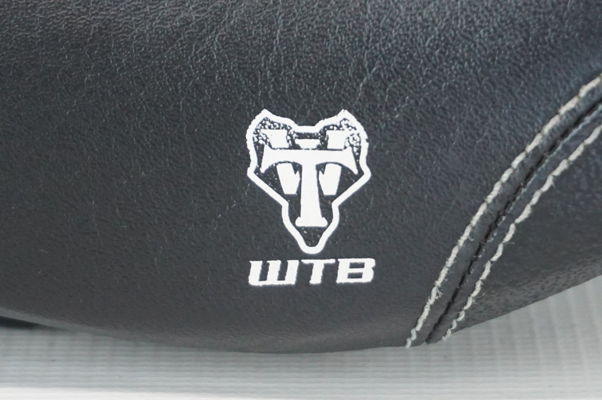 WTB 「ダブリューティービー」 SPEED V サドル / 阪急塚口店