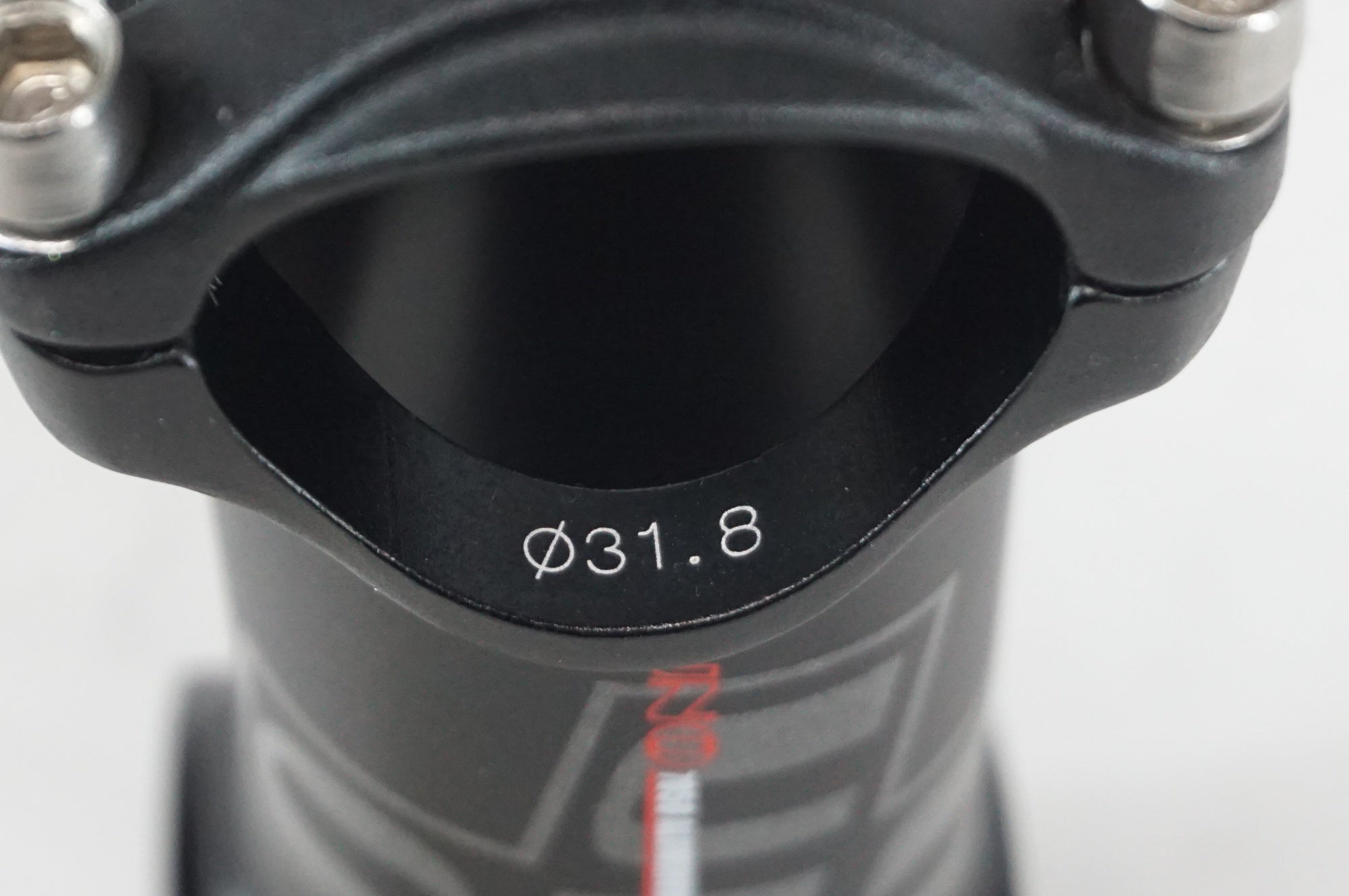 UNO 「ウノ」 Φ31.8 90mm ステム / 阪急塚口店