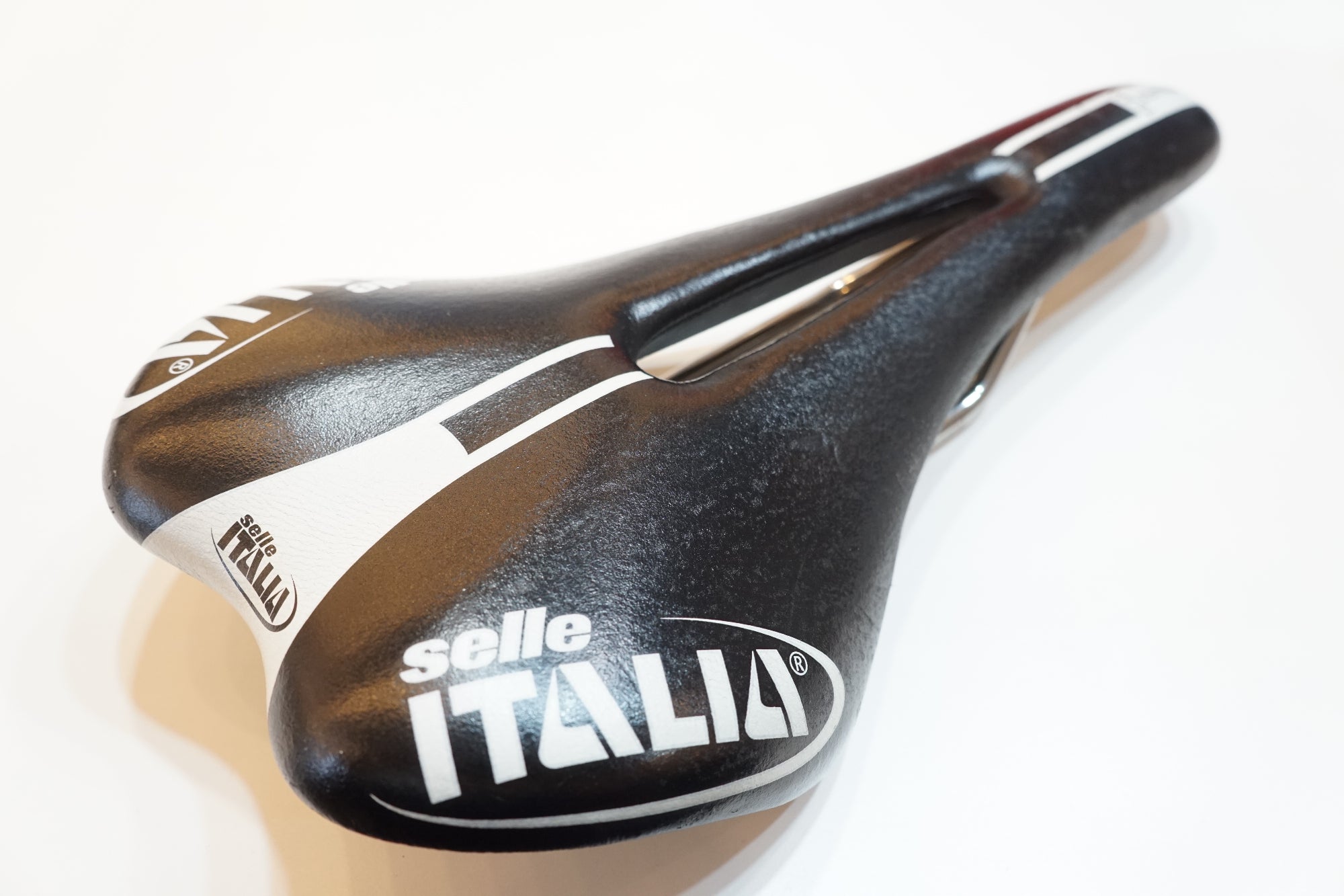 SELLE ITALIA 「セラ イタリア」 SLR TEAM EDITION サドル / バイチャリ浦和ベース