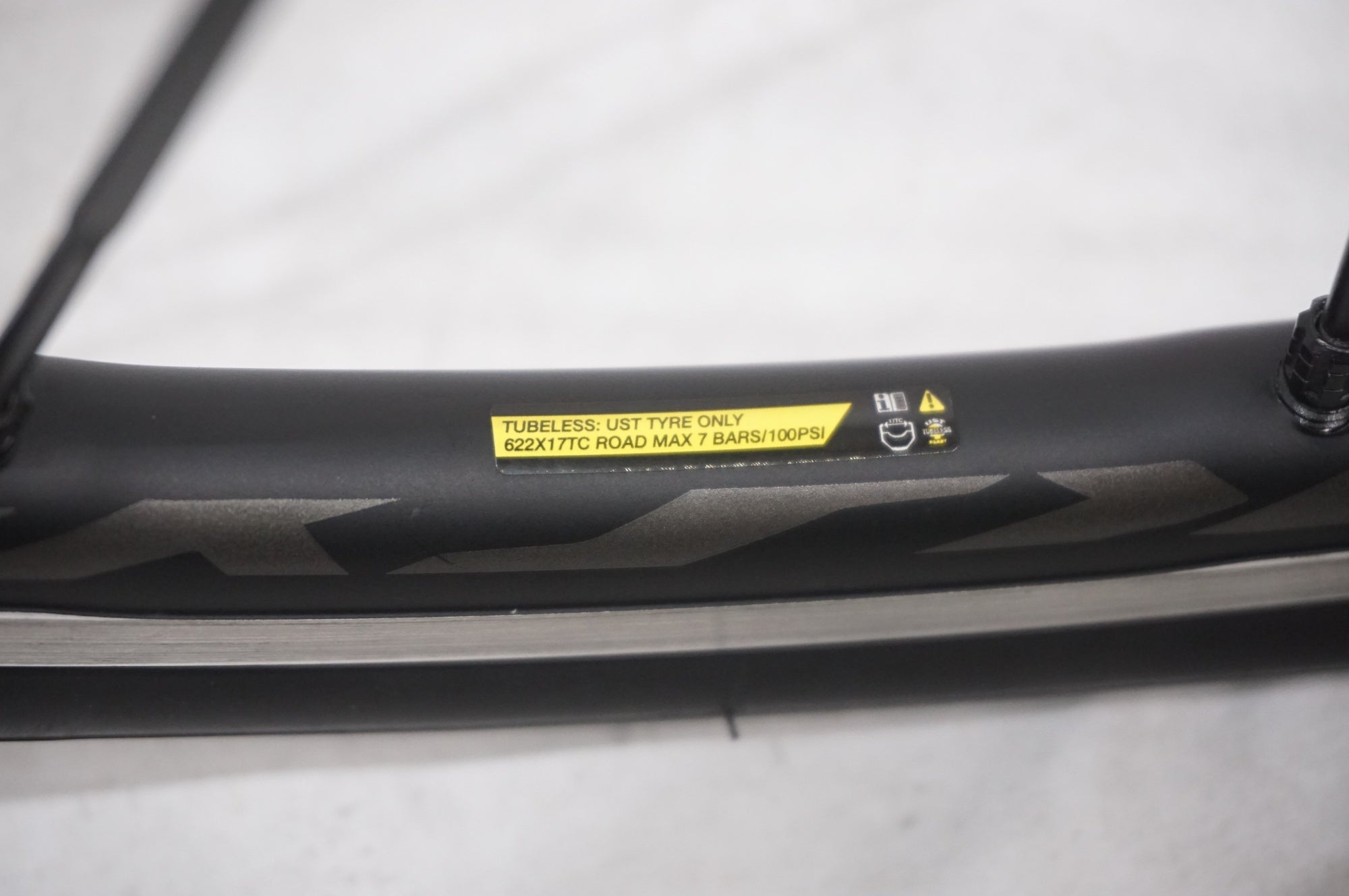 MAVIC 「マヴィック」 KSYRIUM PRO UST シマノ11速 ホイールセット / AKIBA店