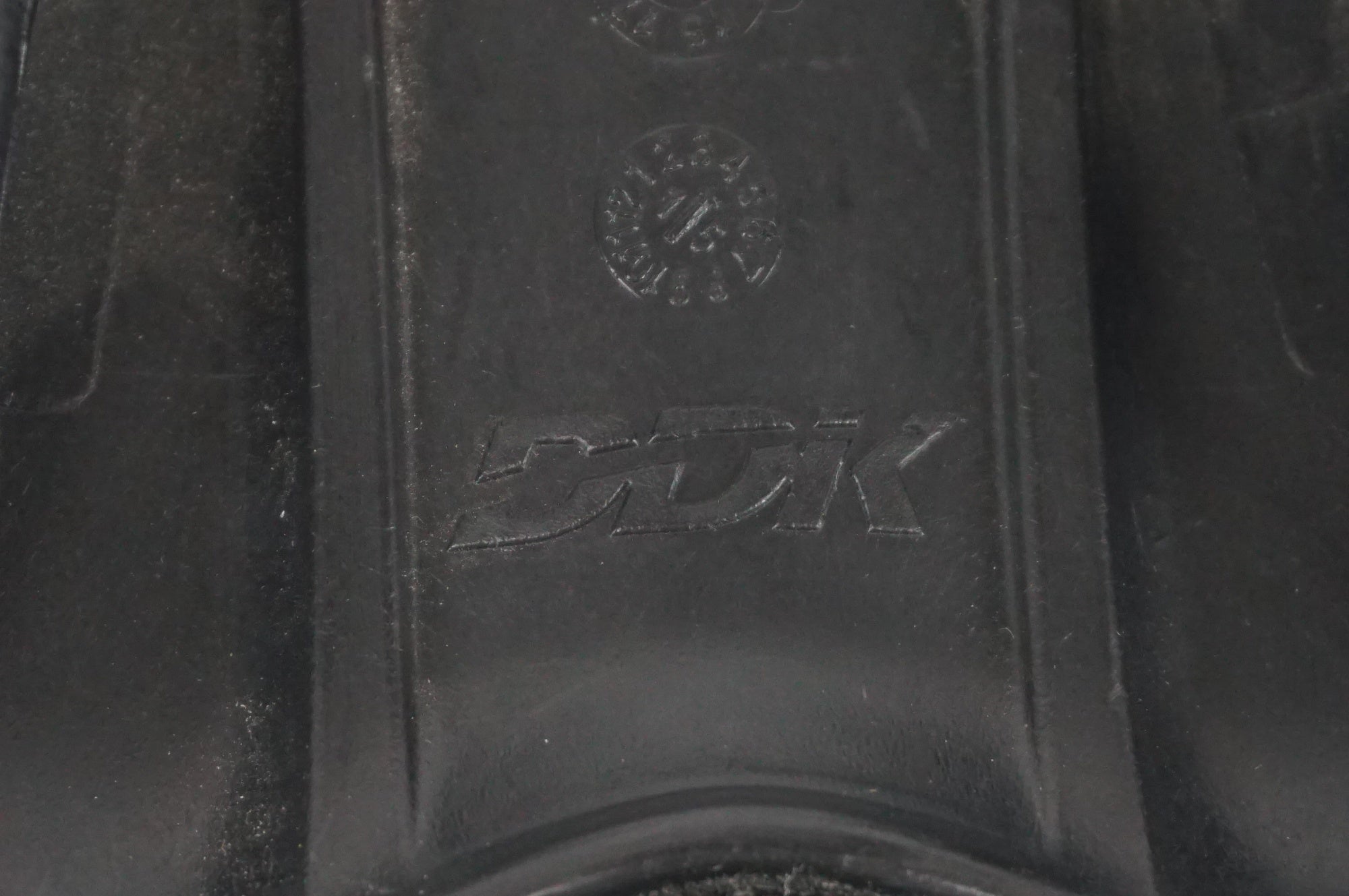 DDK 「ディーディーケー」 MERIDA サドル / 阪急塚口店