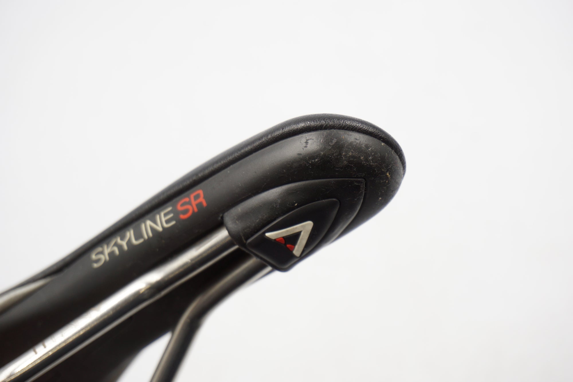 ASTUTE 「アスチュート」 SKYLINE SR TI サドル / 奈良店