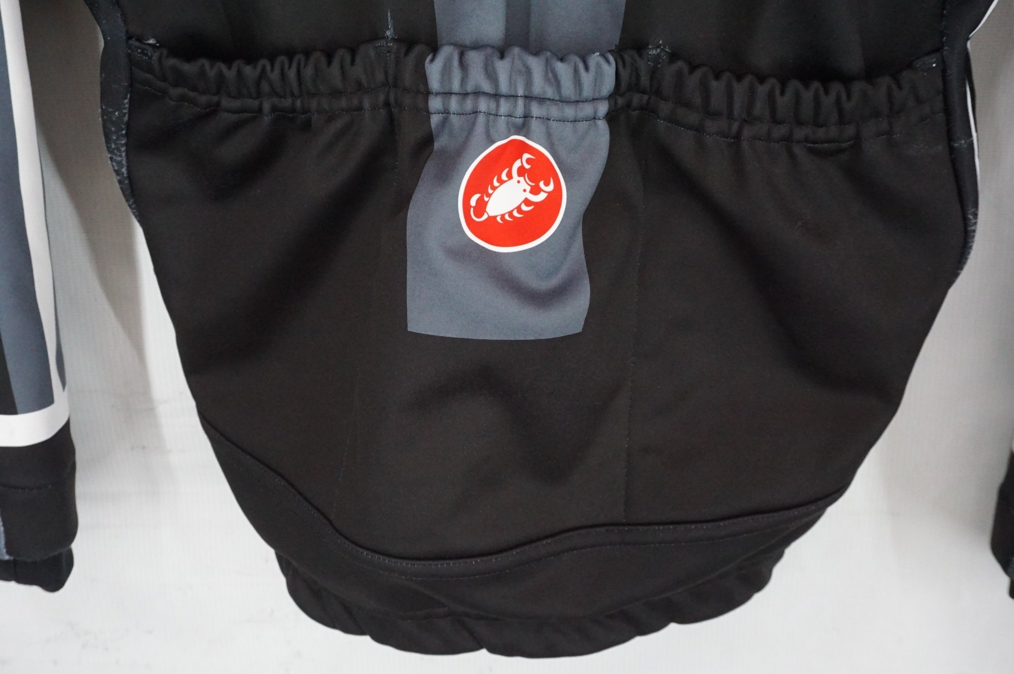 CASTELLI 「カステリ」 Sサイズ 冬用ジャケット / 阪急塚口店