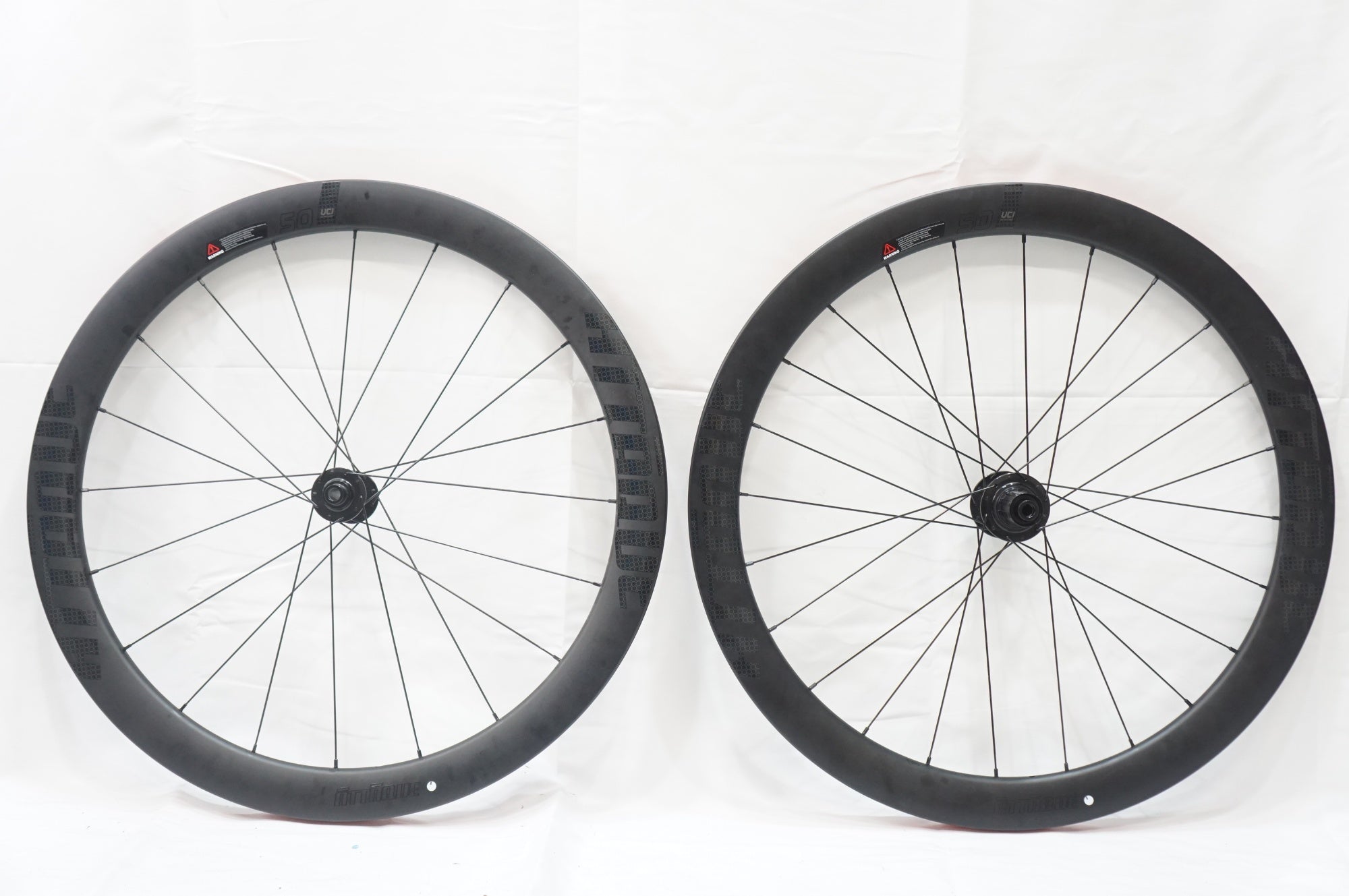 GUSTO 「グスト」 ATTAQUE CARBON DISC 50mm シマノ12速 ホイールセット / 大宮店