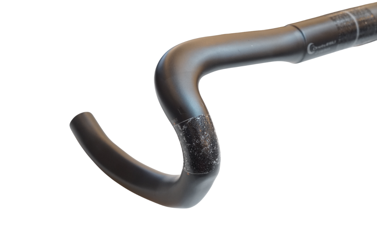 ONEBYESU 「ワンバイエス」 J-CARBON GRAND MONROE SL φ31.8 380mm ハンドル / バイチャリ浦和ベース