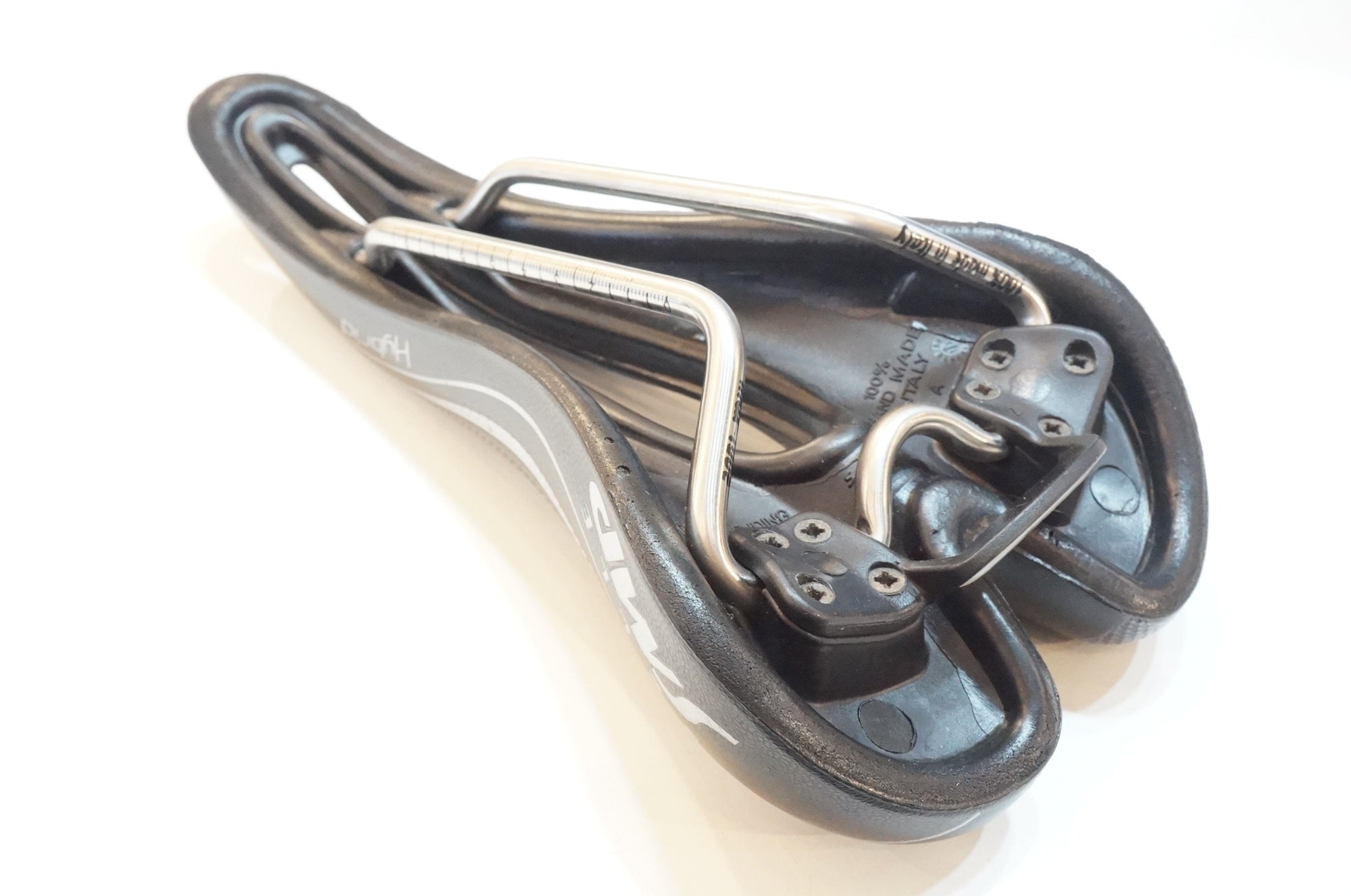 SELLE SMP 「セラエスエムピー」 HYBRID サドル / 浦和ベース