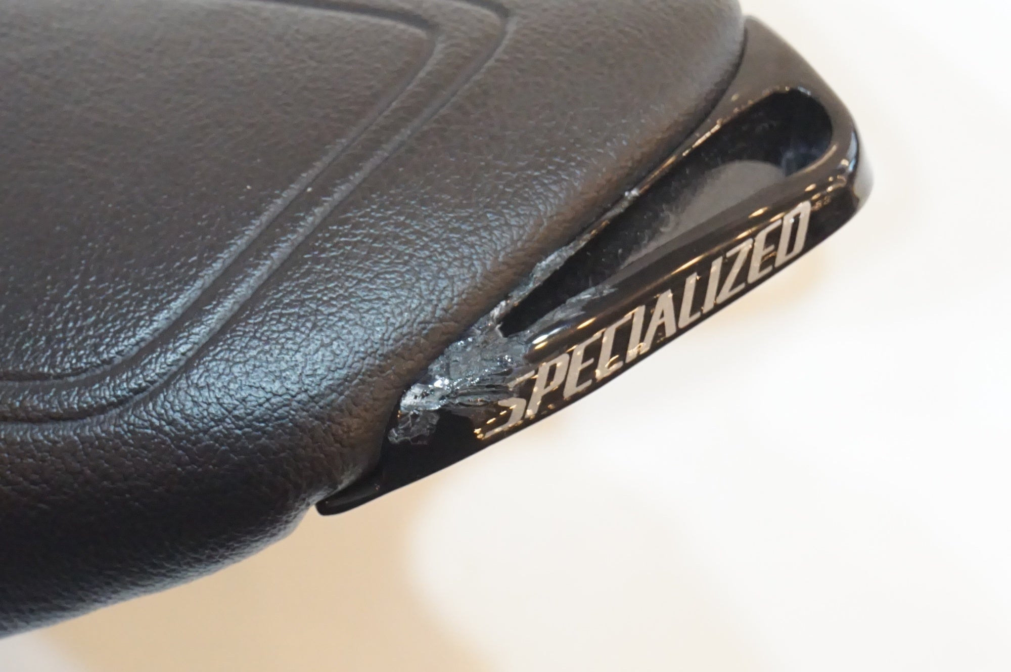 SPECIALIZED 「スペシャライズド」 TOUPE RBX サドル / 浦和ベース