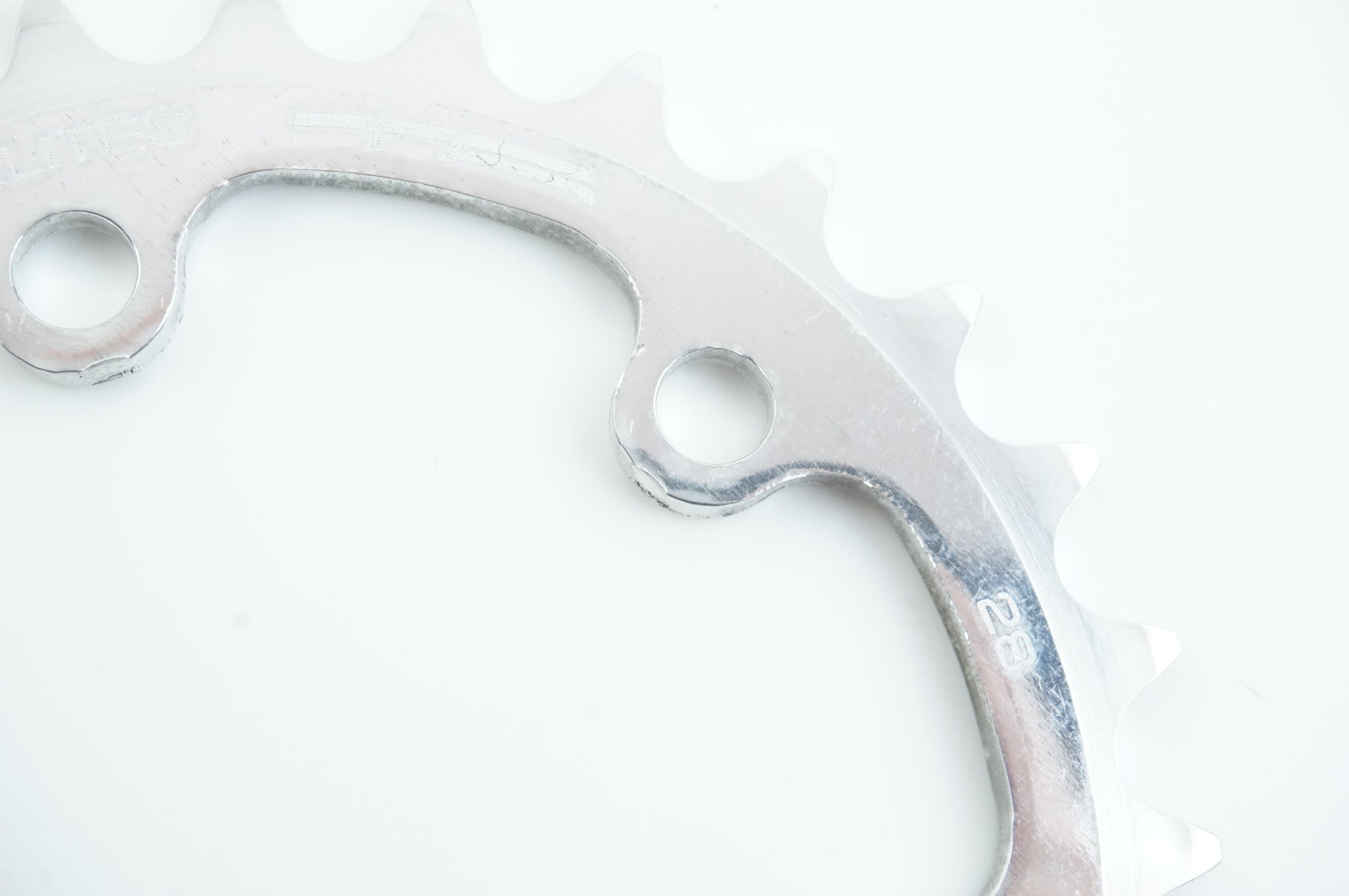 SPECIALITES TA 「スペシャリテ ティーエー」 PRO 5 VIS 28T インナーチェーンリング / 中目黒店