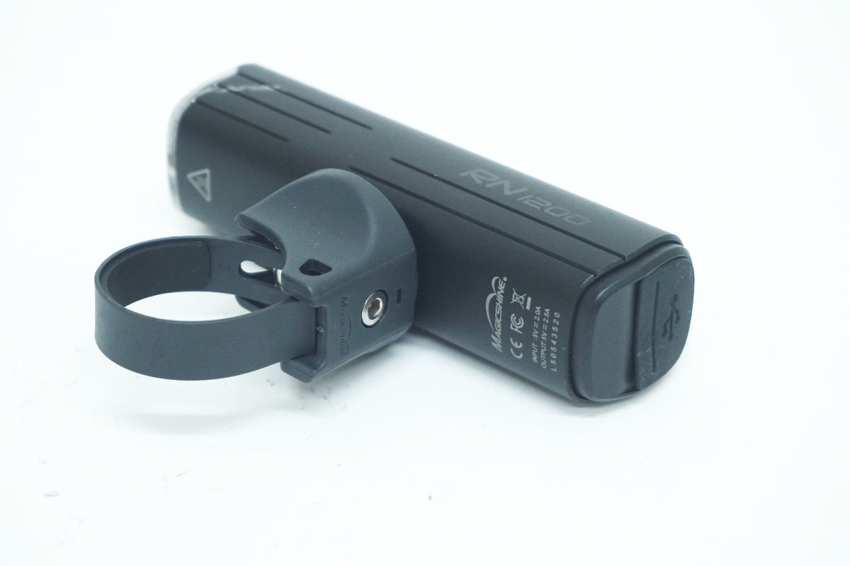 OLIGHT 「オーライト」 RN1200 ライト / 大阪美原北インター店