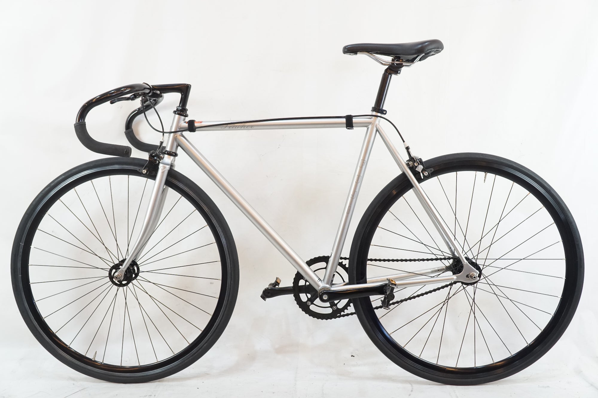 FUJI 「フジ」 FEATHER 2023年モデル ピストバイク / バイチャリ浦和ベース