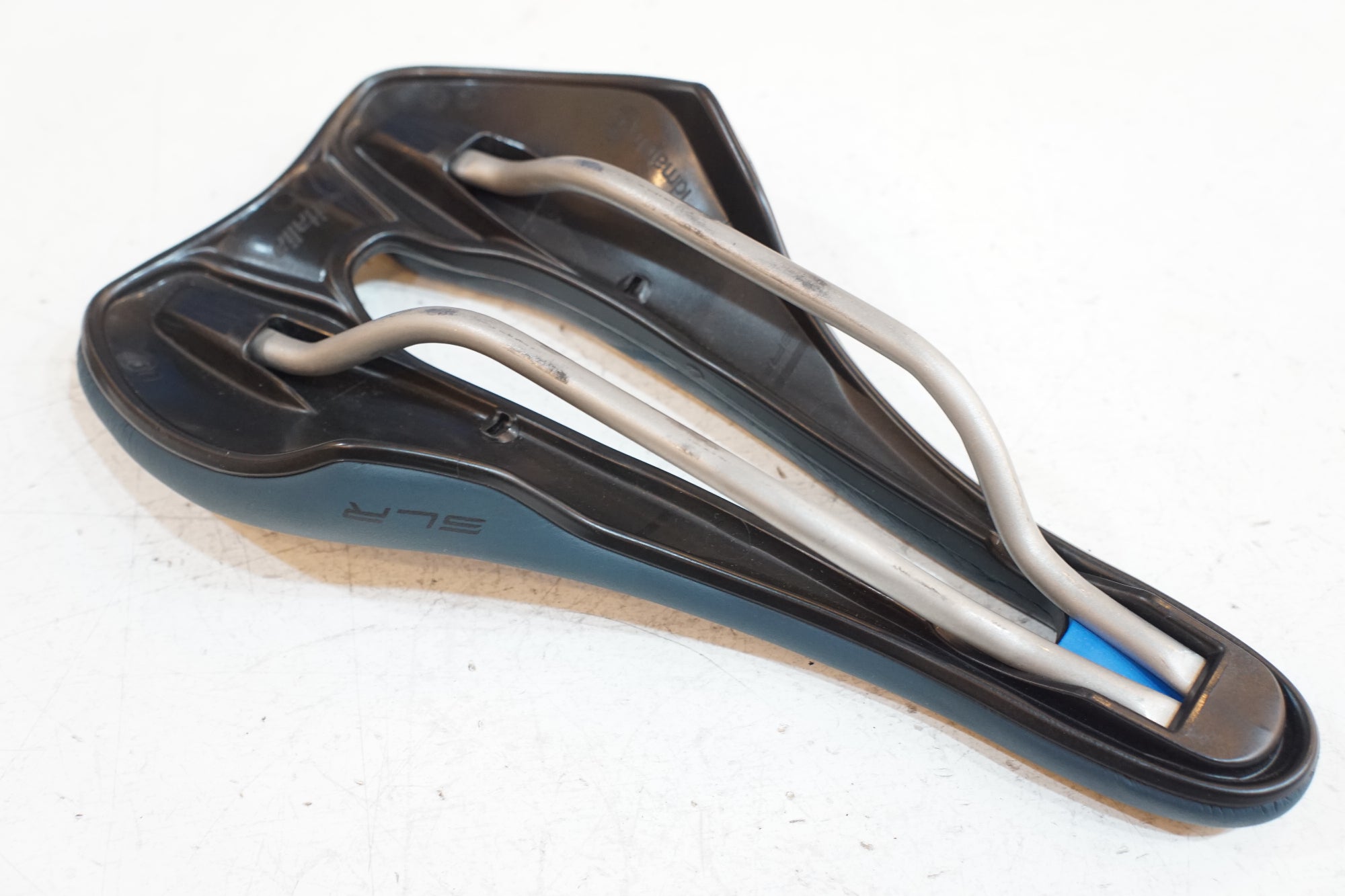 SELLE ITALIA 「セラ イタリア」 BOOST SLR GRAVEL サドル / バイチャリ浦和ベース