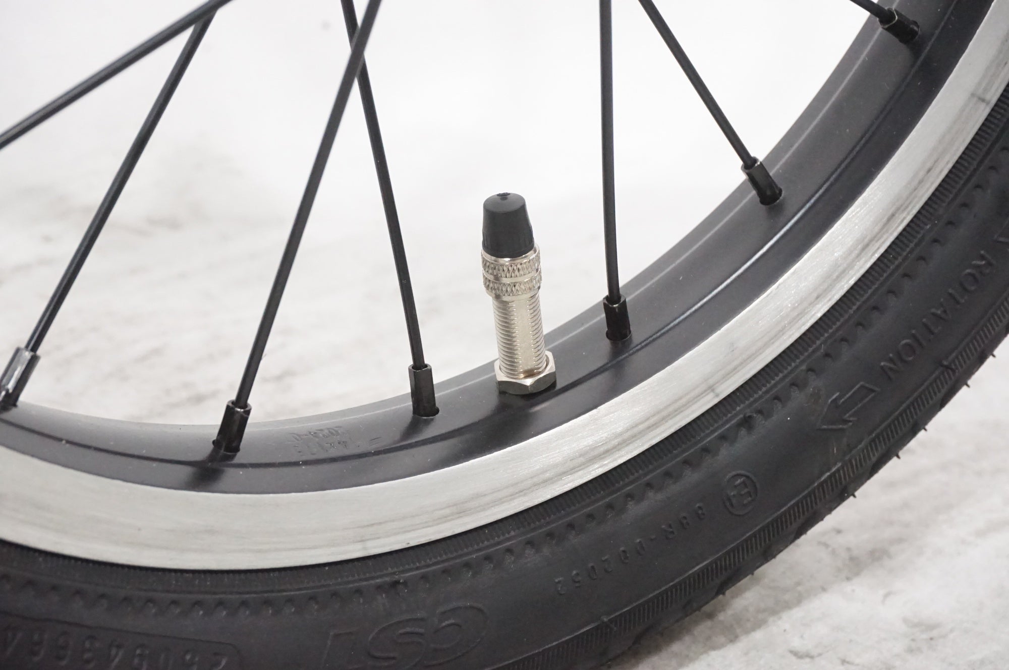 DAHON 「ダホン」 FAROUT 2025年モデル 14インチ 折り畳み自転車 / AKIBA店