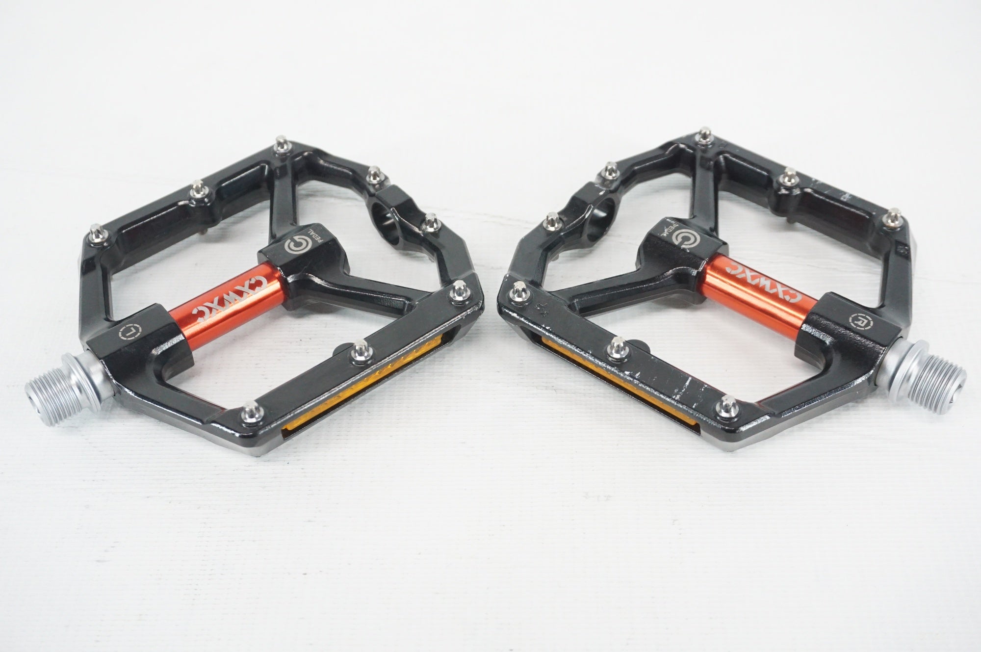 CXWXC 「シーエックスダブリューエックスシー」 ペダル / 阪急塚口店