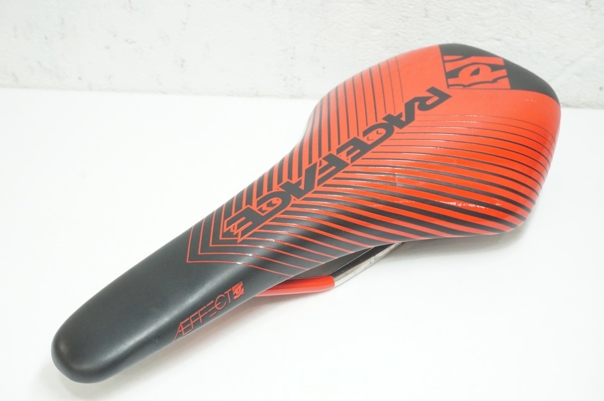 RACEFACE 「レースフェイス」 AEFFECT サドル / 大宮店