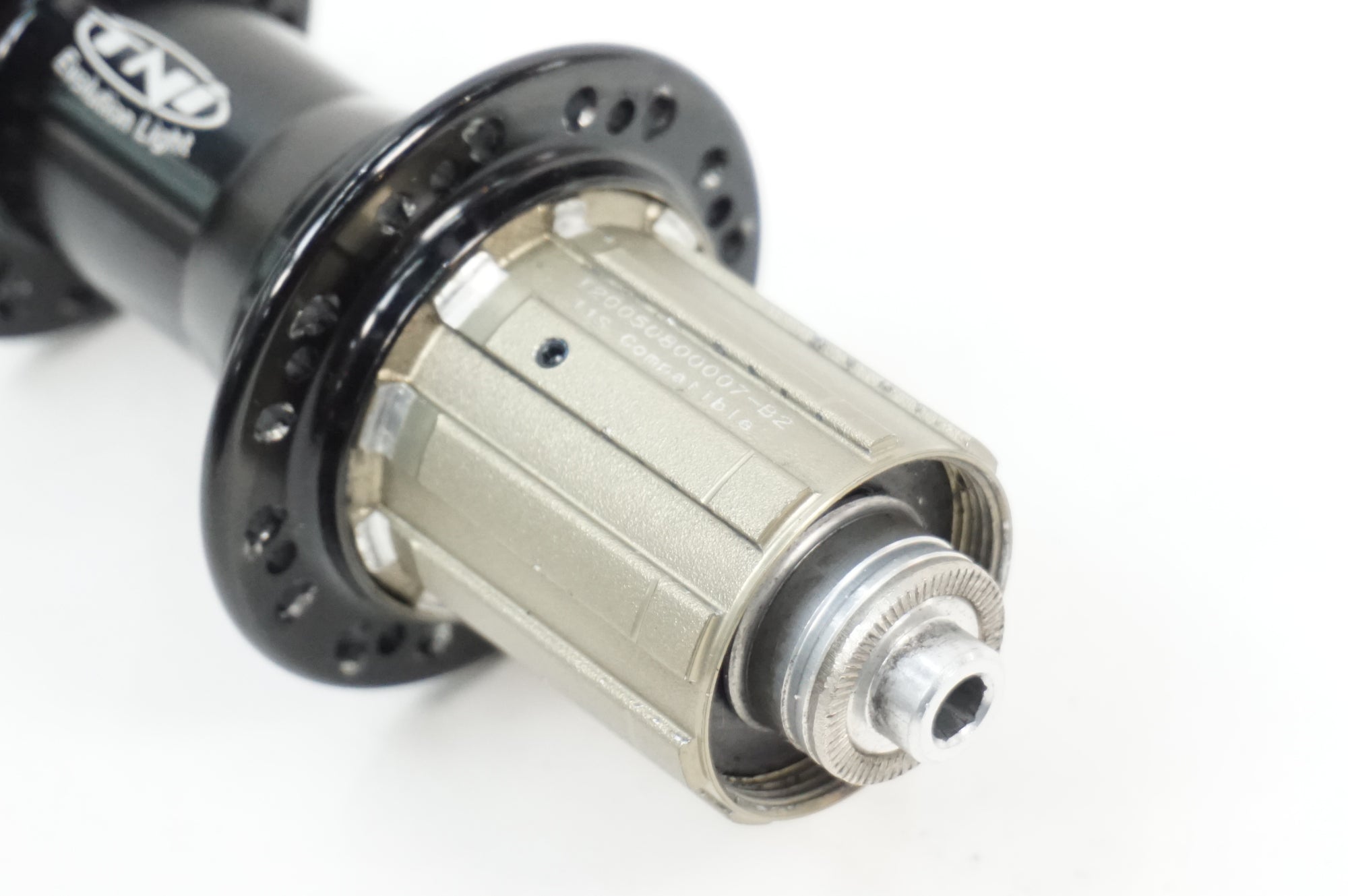 TNI 「ティーエヌアイ」 EVOLUTION LIGHT SHIMANO 11s 32H リアハブ / 川越店