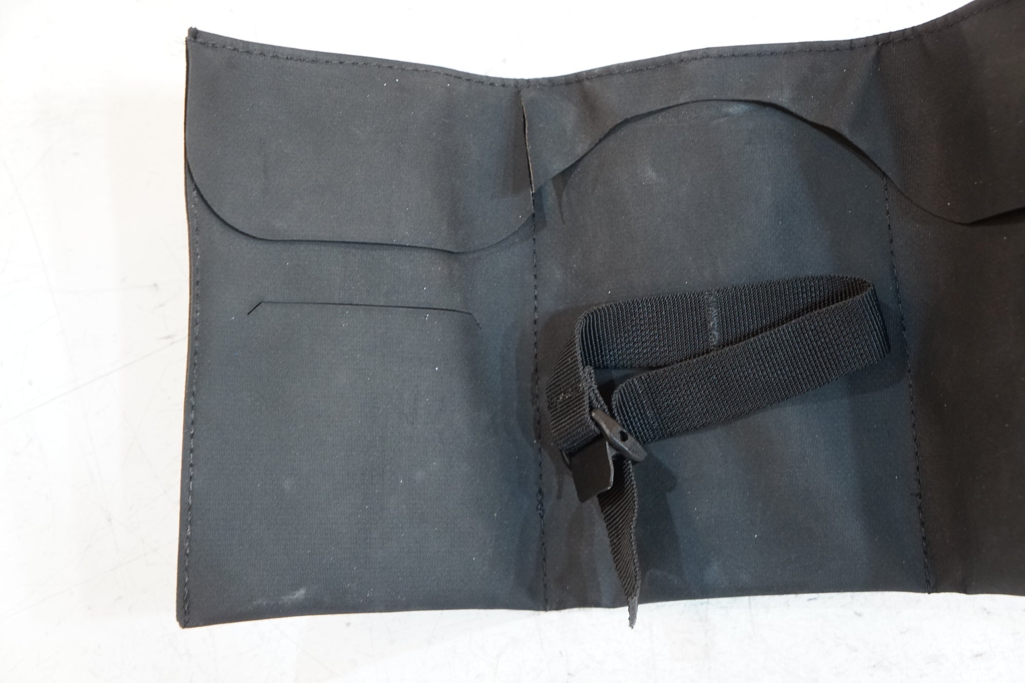 RESTRAP 「リストラップ」 TOOL ROLL ツール ロール / バイチャリ浦和ベース