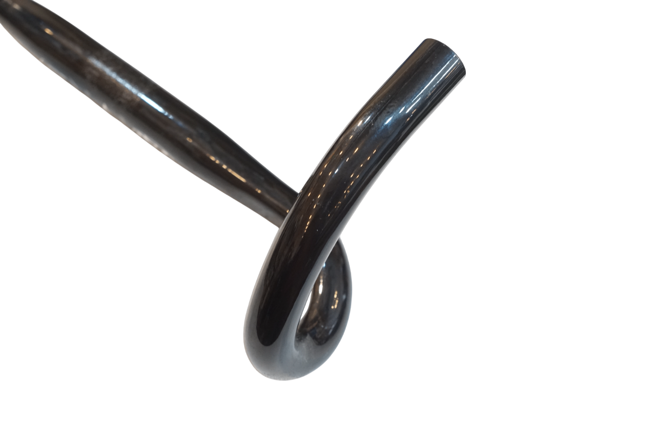 TNI 「ティーエヌアイ」 CARBON SUPER SHALLOW 400mm φ31.8 ハンドル / バイチャリ浦和ベース