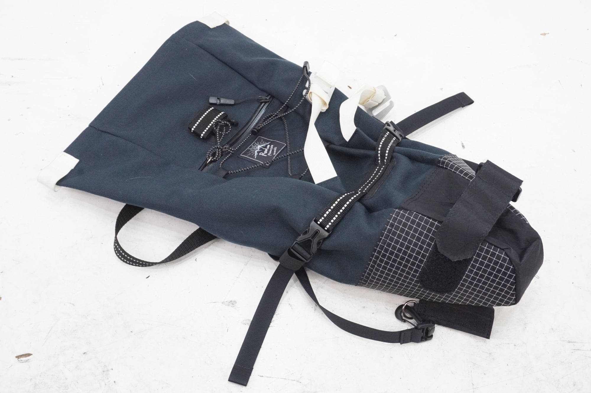 RAWLOW MOUNTAIN WORKS 「ロウロウマウンテンワークス」 サドルバッグ / 大宮店