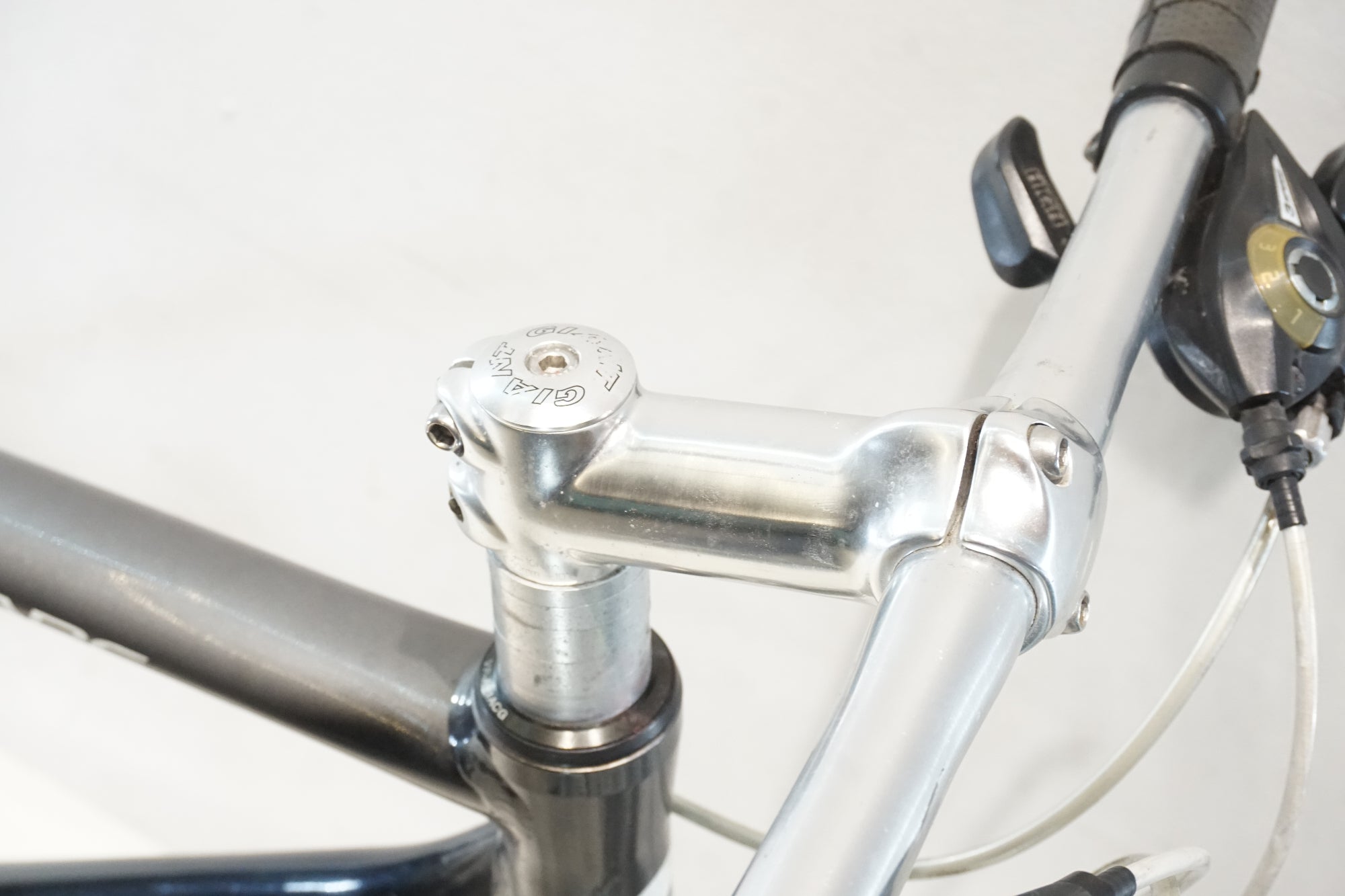 GIANT 「ジャイアント」 ESCAPE R3 2015年ごろモデル クロスバイク / 横浜戸塚店